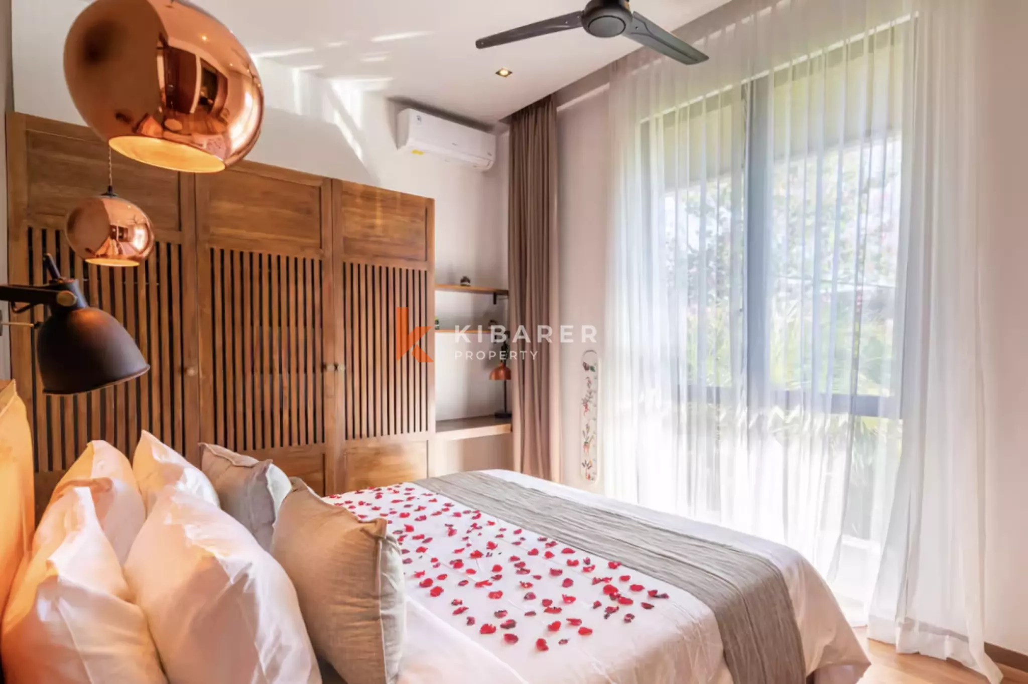 Hunian Terbaik di Umalas - Villa Desainer Bergaya dengan Empat Kamar Tidur