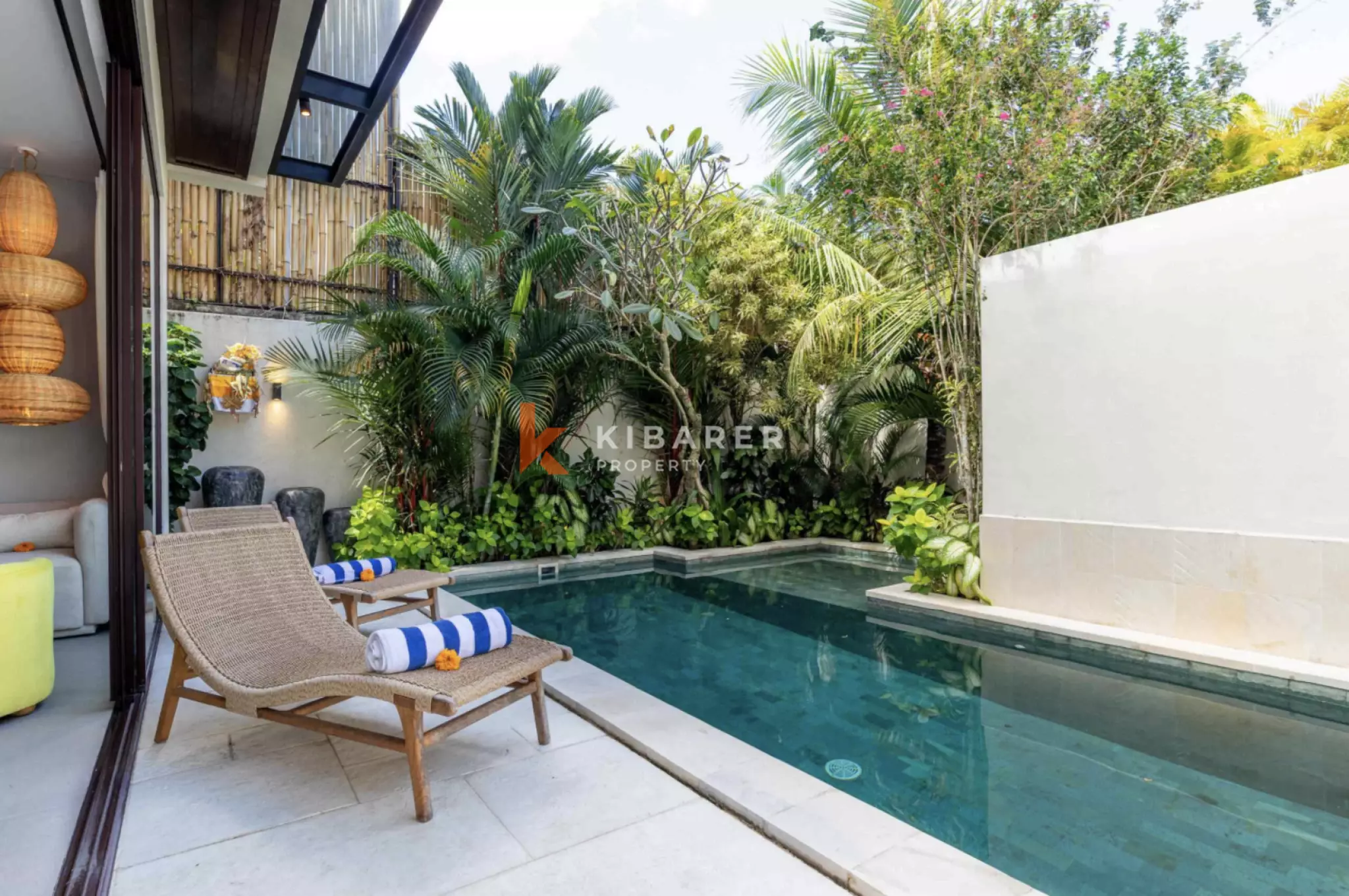 Hunian Terbaik di Umalas - Villa Desainer Bergaya dengan Empat Kamar Tidur