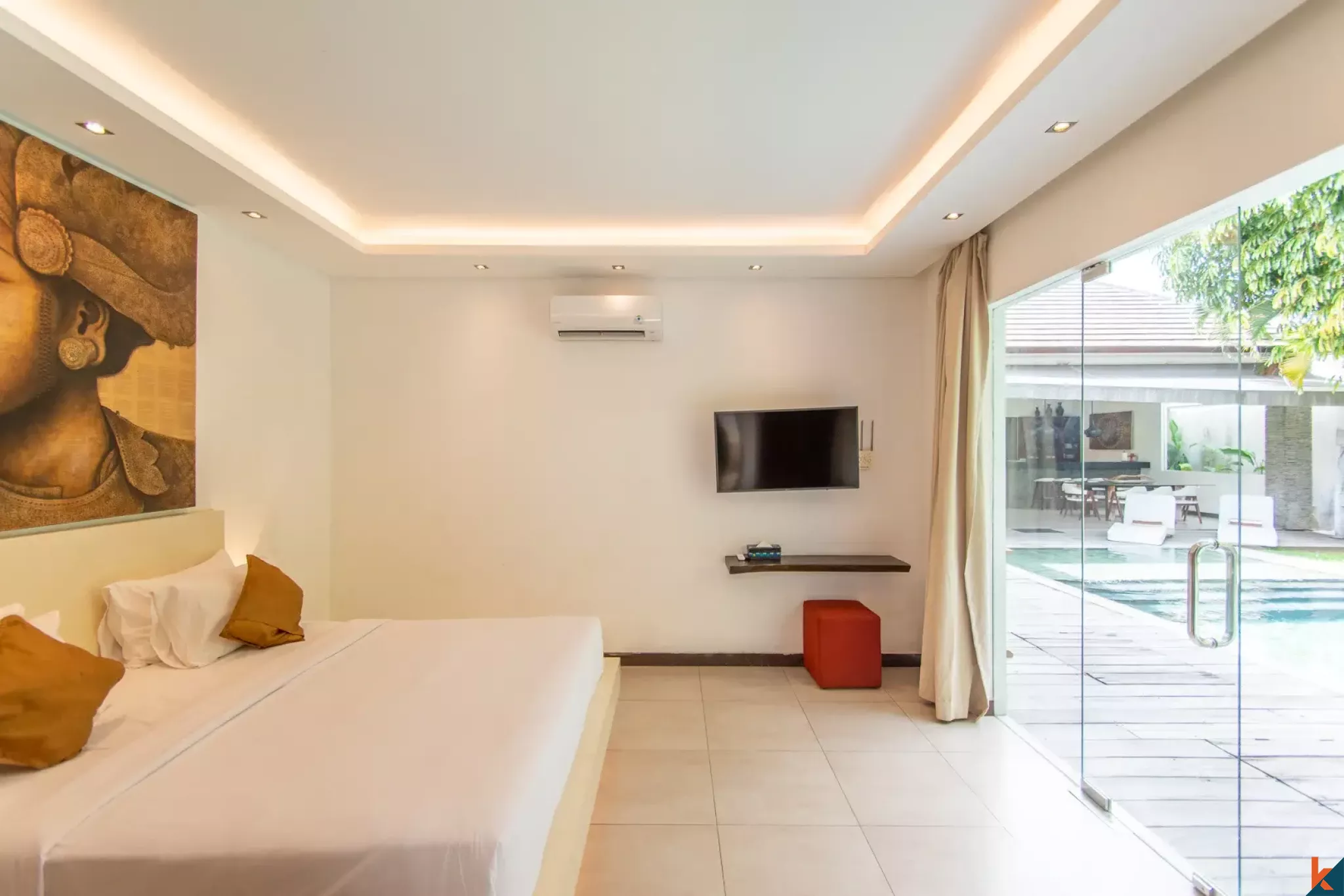 Properti tiga kamar tidur dengan hak sewa jangka panjang yang menawan dekat pantai di Seminyak