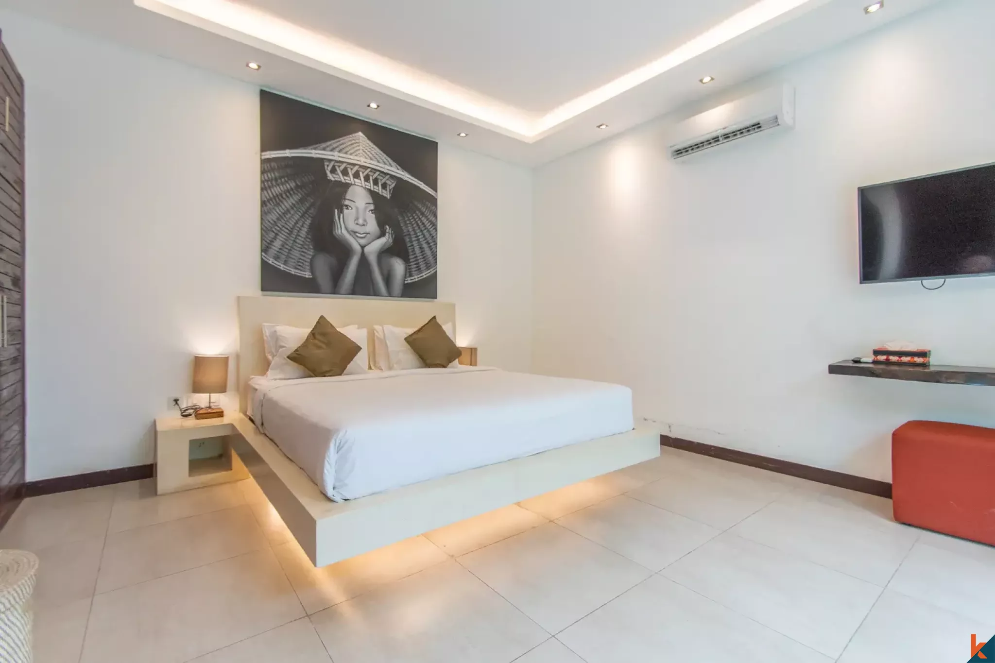 Properti tiga kamar tidur dengan hak sewa jangka panjang yang menawan dekat pantai di Seminyak