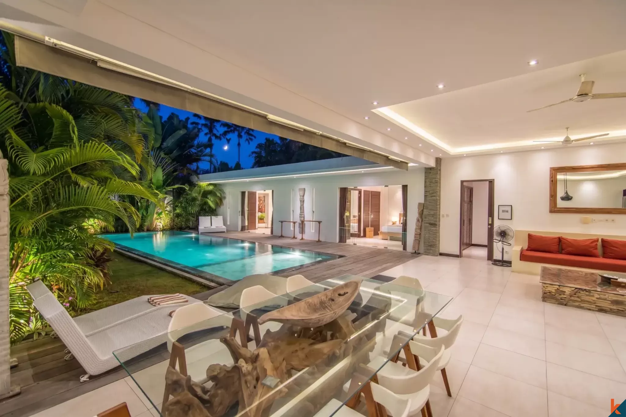 Properti sewa jangka panjang tiga kamar tidur yang indah dekat pantai di Seminyak