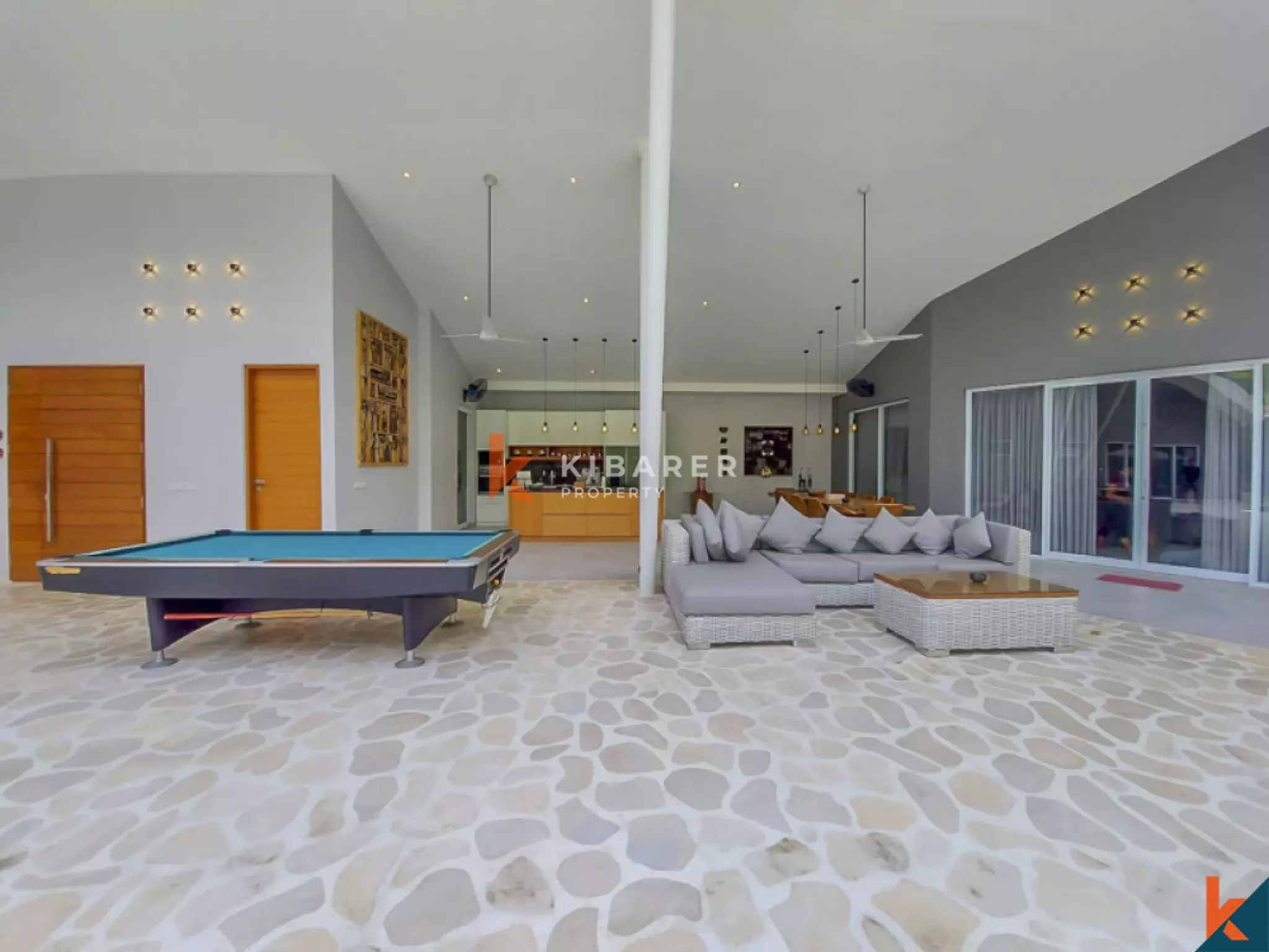 Charming Modern Four Bedrooms Villa for Rent in Umalas