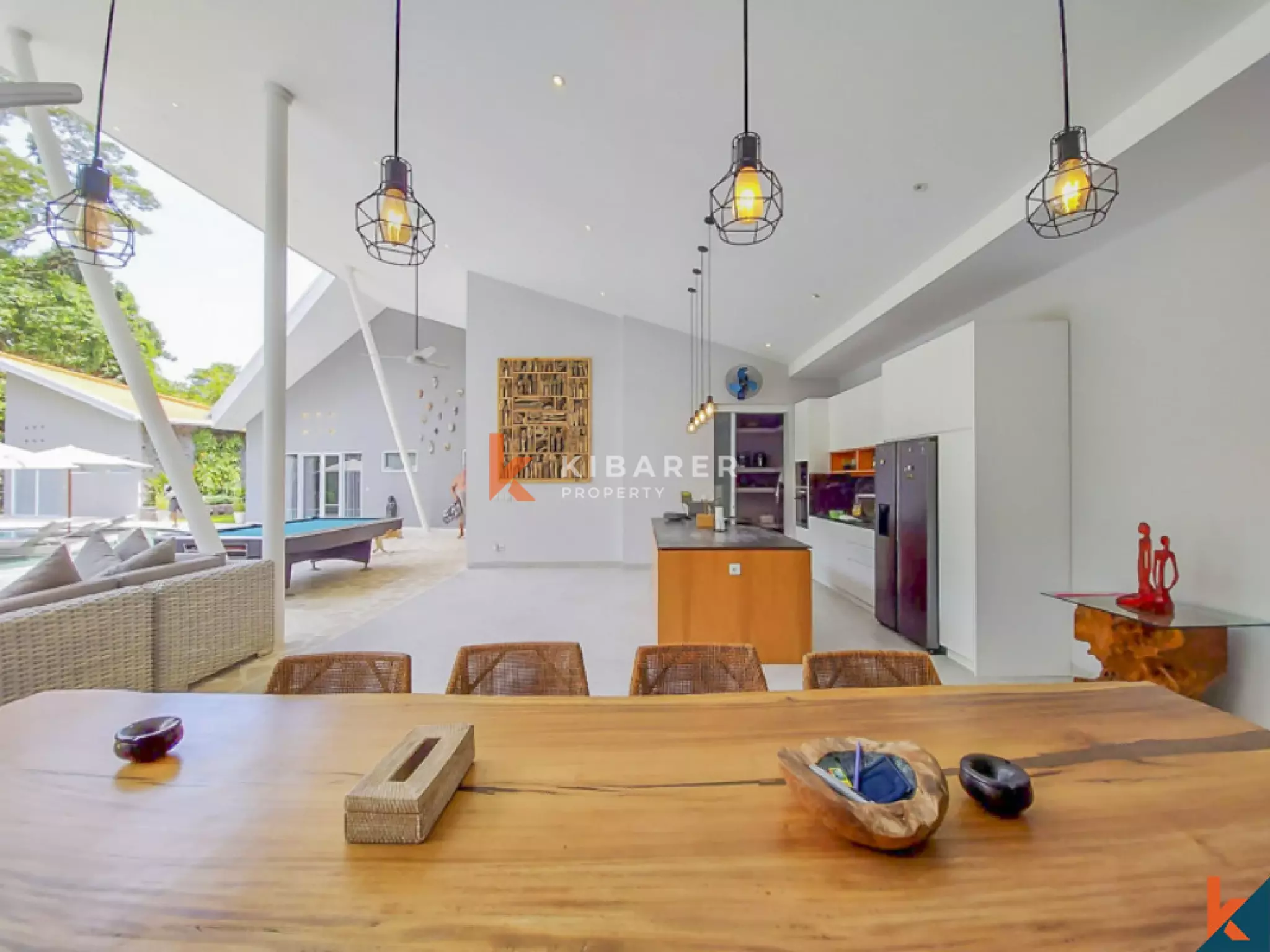 Charming Modern Four Bedrooms Villa for Rent in Umalas