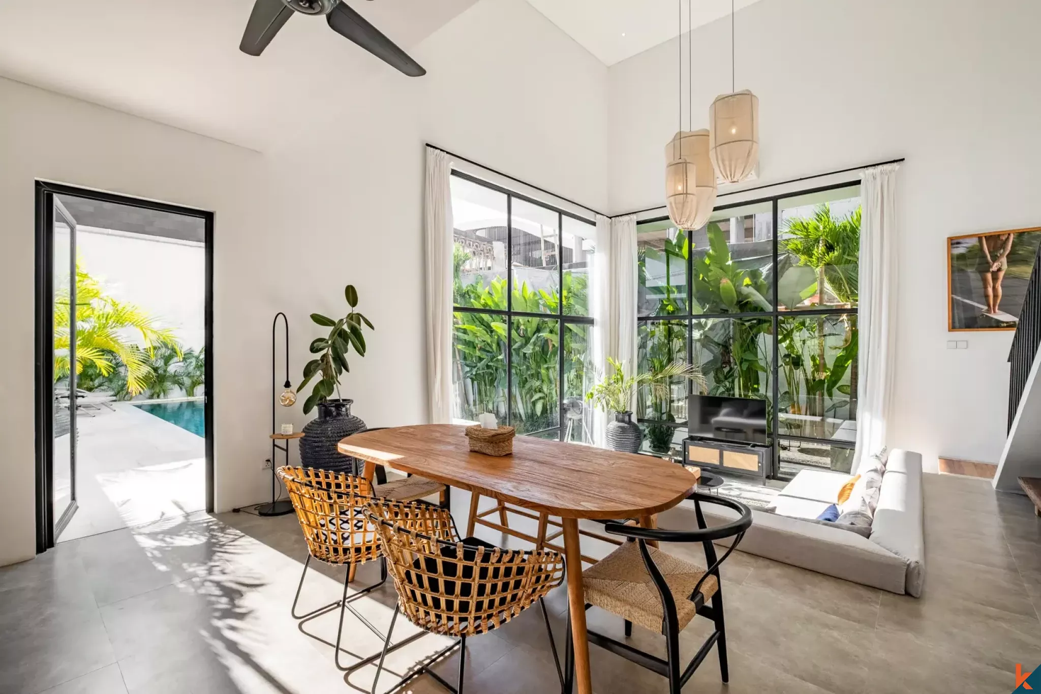 Superbe villa en location de trois chambres dans le quartier à la mode de Pererenan
