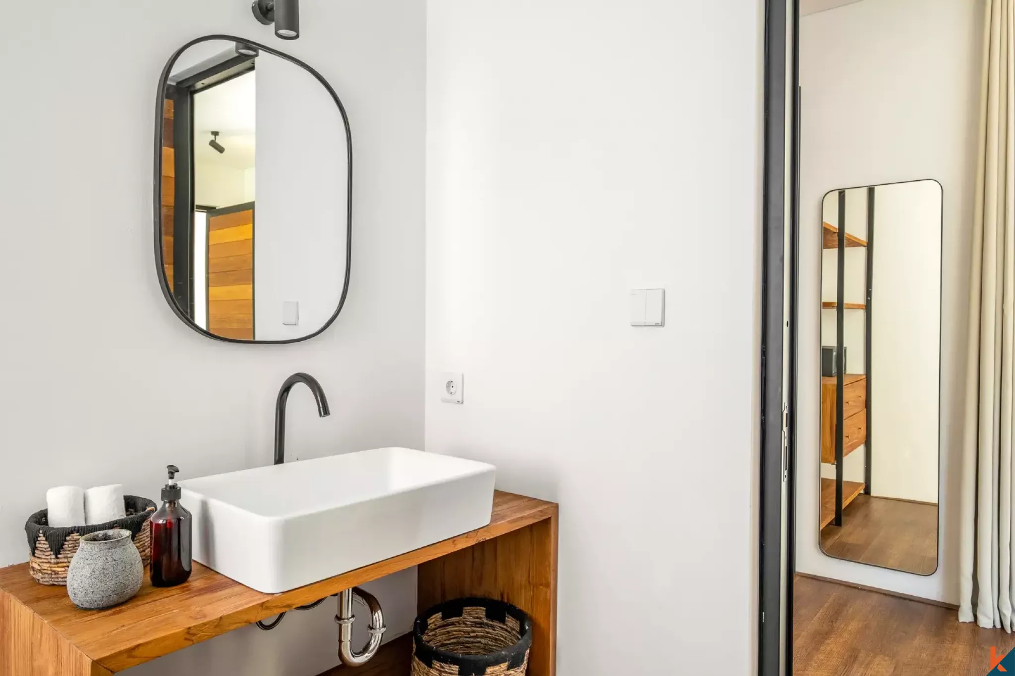 Superbe villa en location de trois chambres dans le quartier à la mode de Pererenan