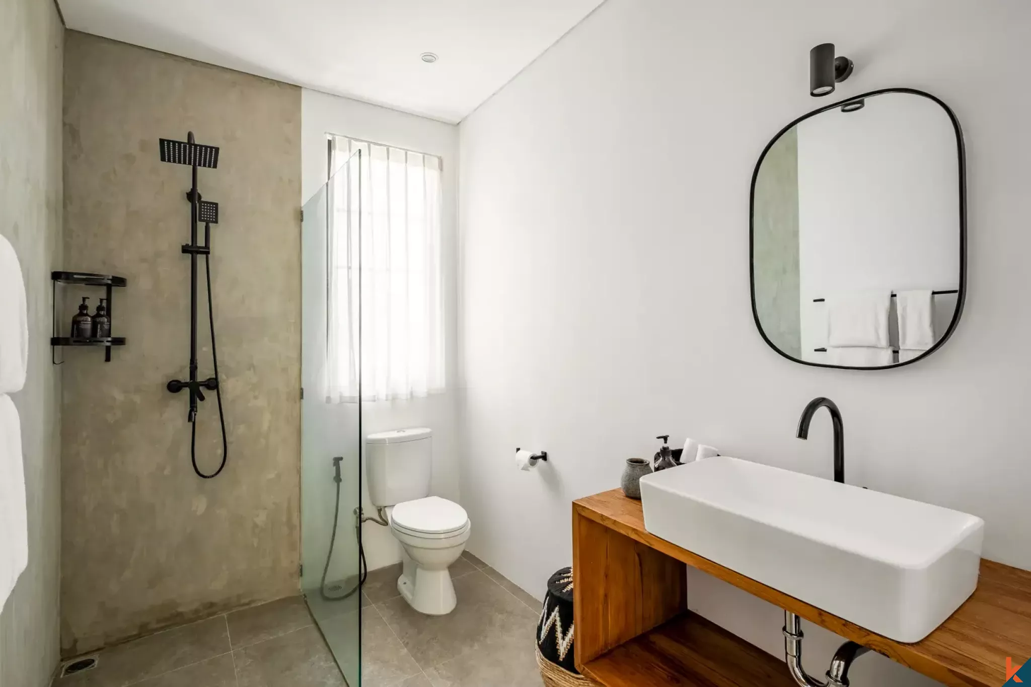 Superbe villa en location de trois chambres dans le quartier à la mode de Pererenan