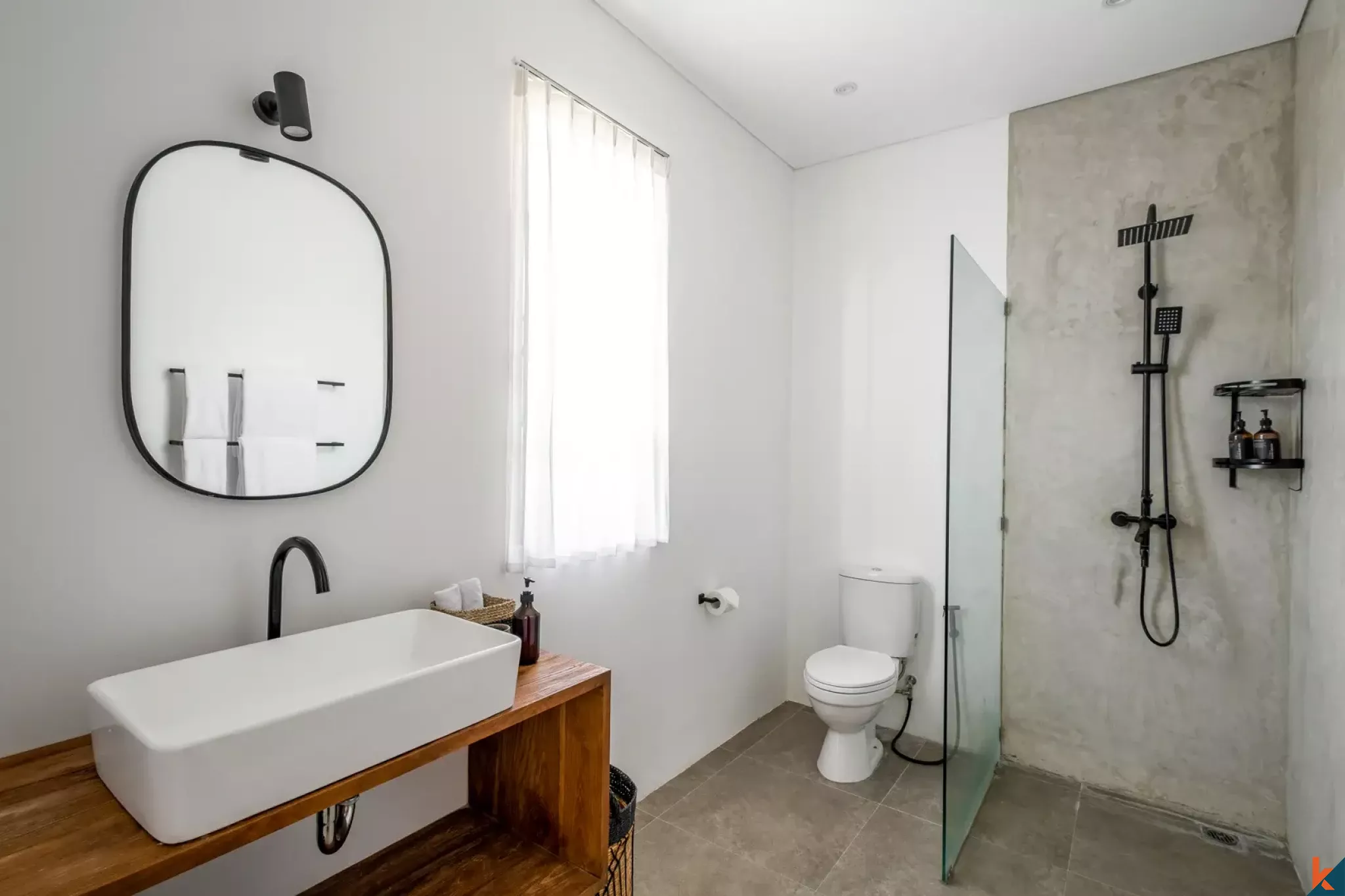 Superbe villa en location de trois chambres dans le quartier à la mode de Pererenan