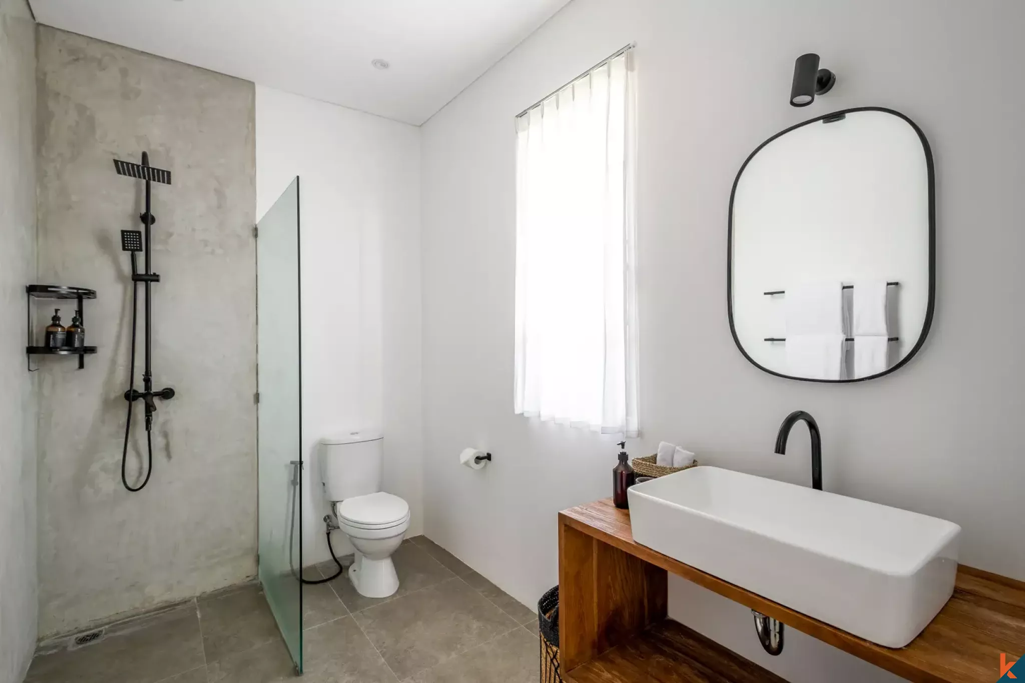 Superbe villa en location de trois chambres dans le quartier à la mode de Pererenan