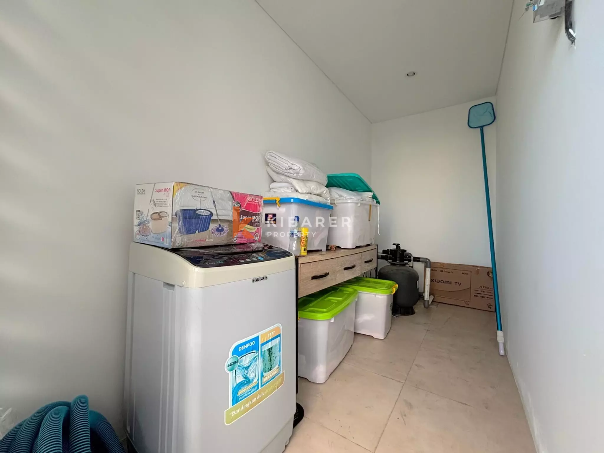 Villa de deux chambres au style « Tropical Chic » avec séjour fermé à Kerobokan