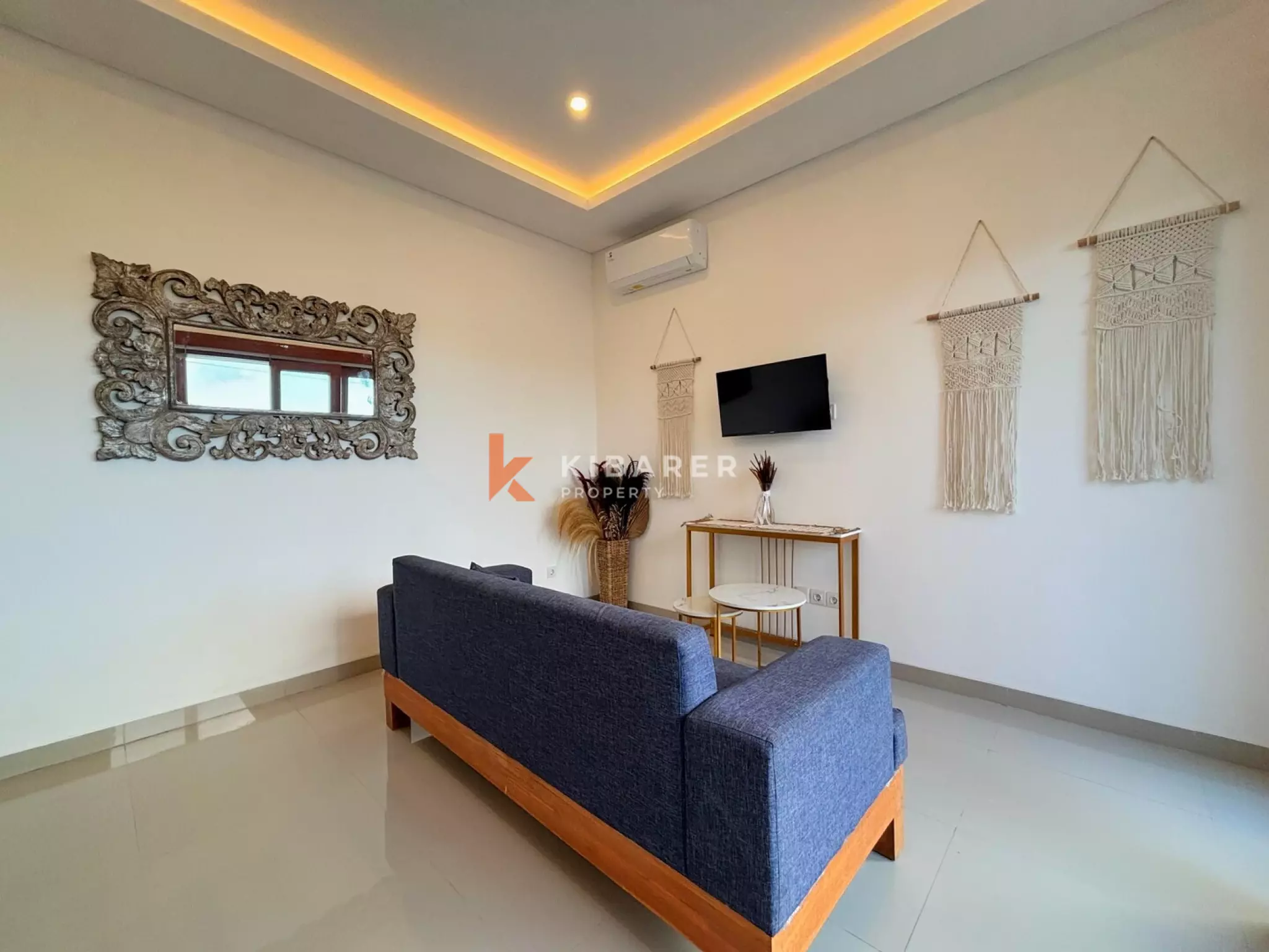 Villa de deux chambres au style « Tropical Chic » avec séjour fermé à Kerobokan