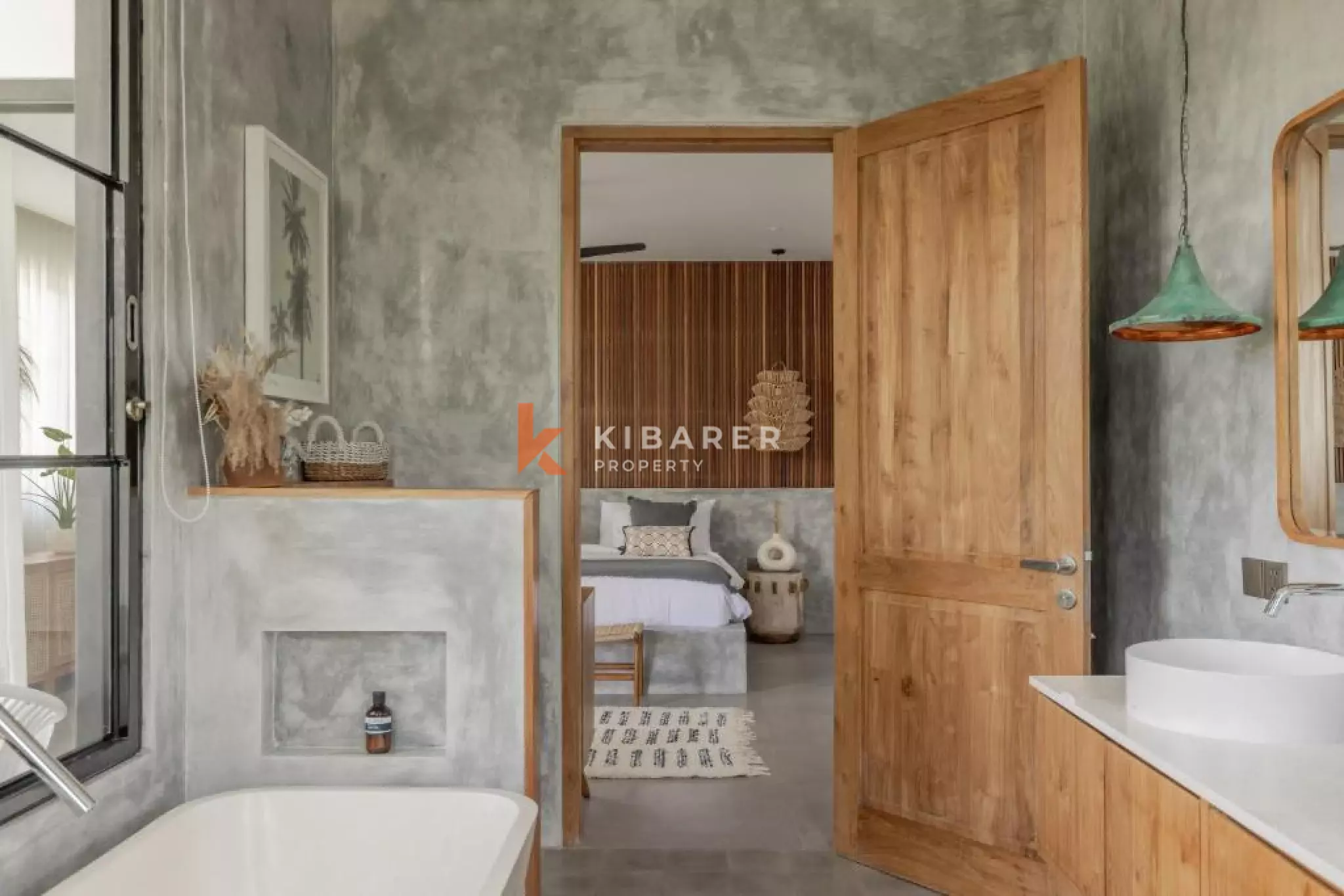 Beautiful Bright Four Bedroom Luxury Villa Minutes from Nyang Nyang Beach