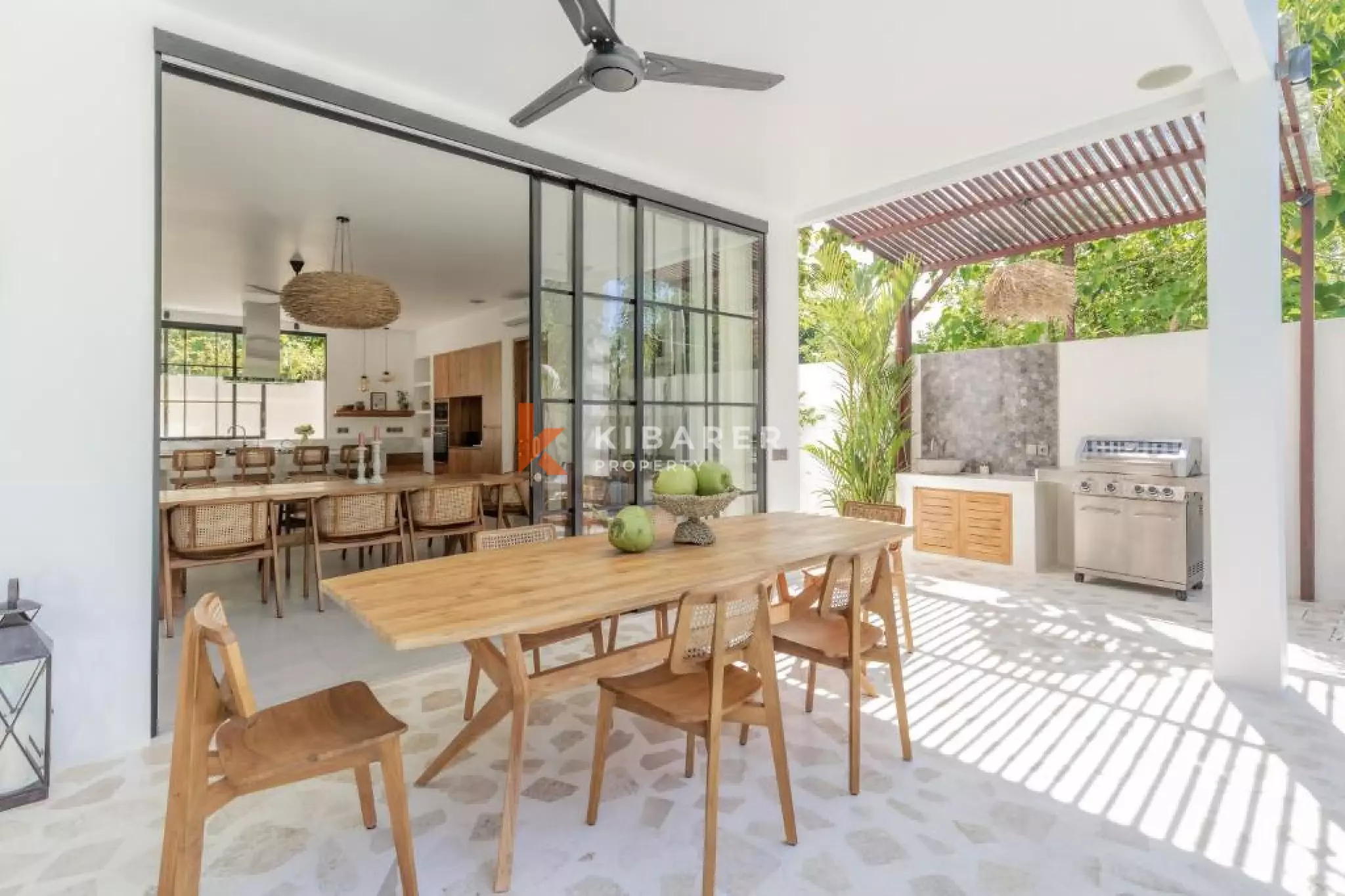 Beautiful Bright Four Bedroom Luxury Villa Minutes from Nyang Nyang Beach