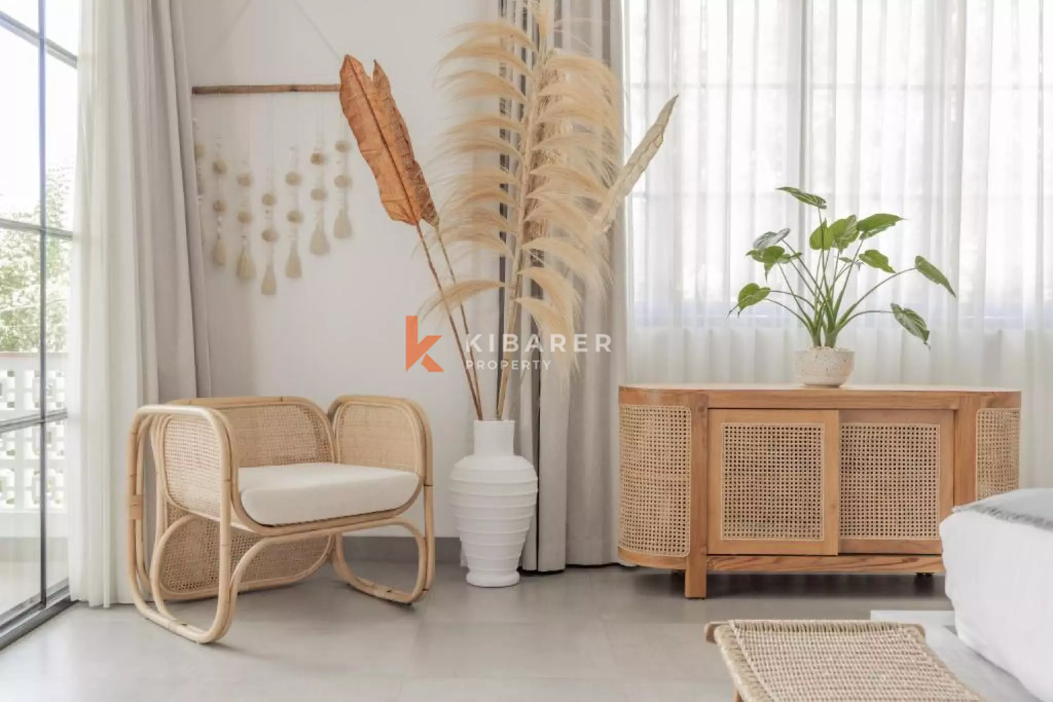 Beautiful Bright Four Bedroom Luxury Villa Minutes from Nyang Nyang Beach