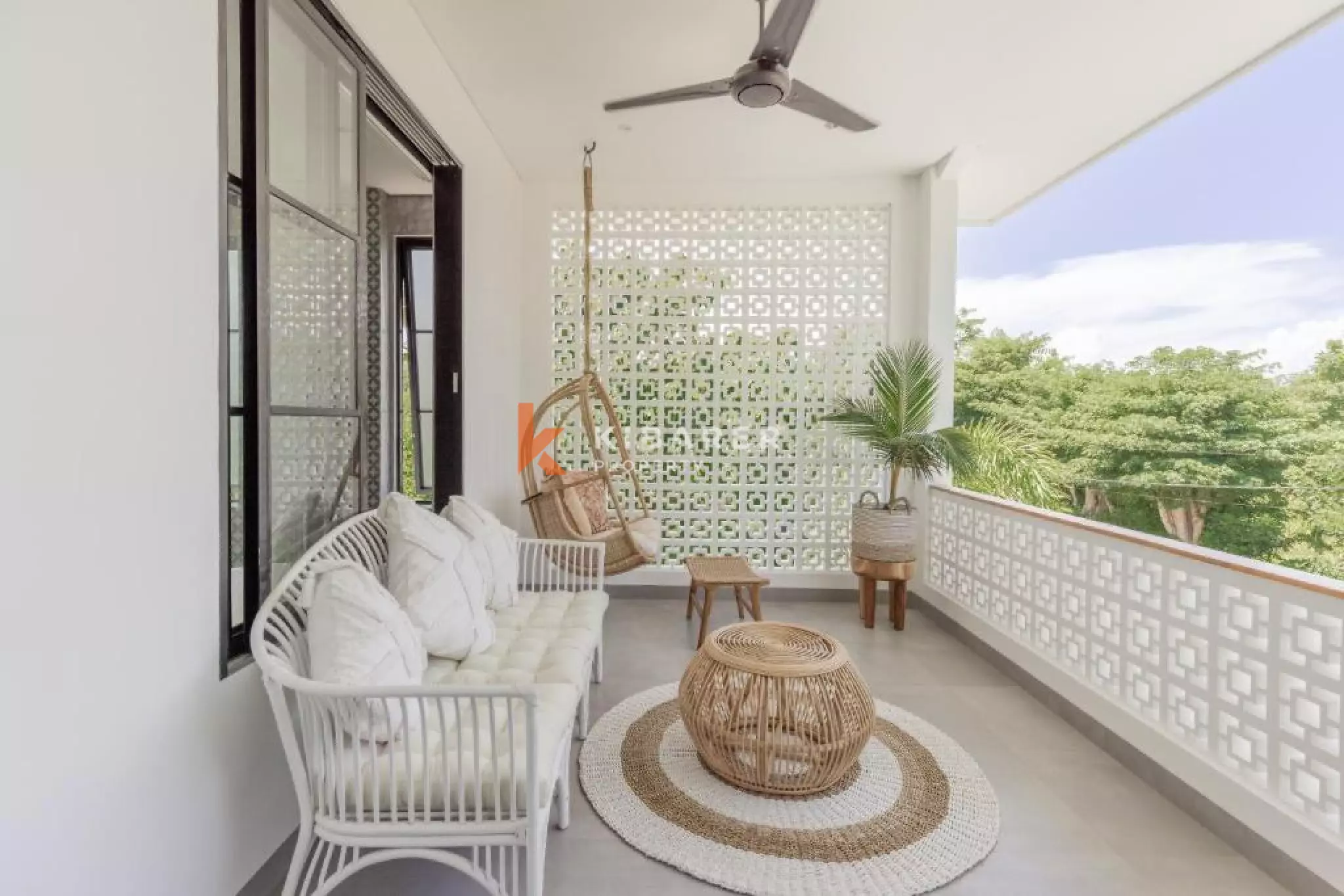 Beautiful Bright Four Bedroom Luxury Villa Minutes from Nyang Nyang Beach