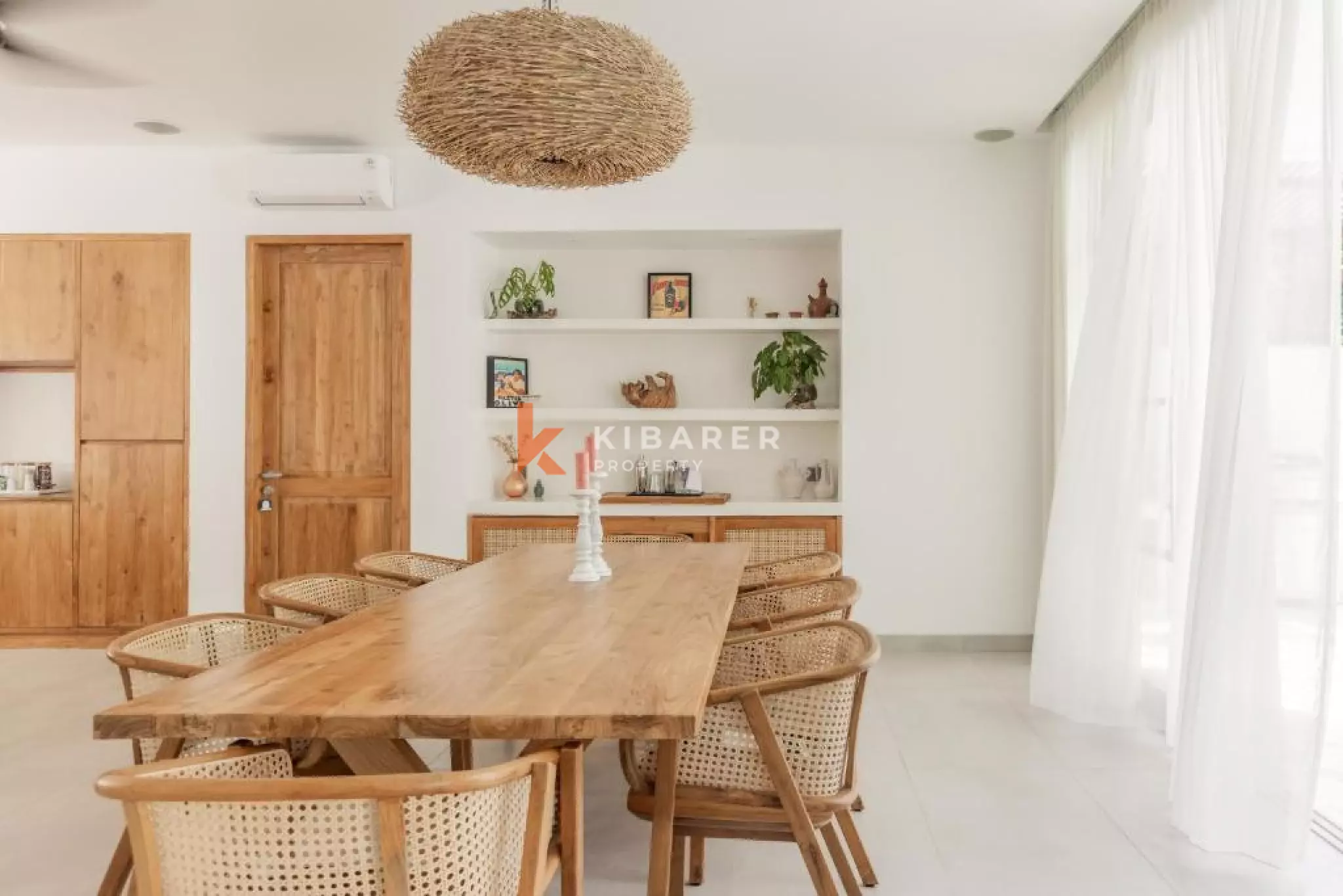 Beautiful Bright Four Bedroom Luxury Villa Minutes from Nyang Nyang Beach