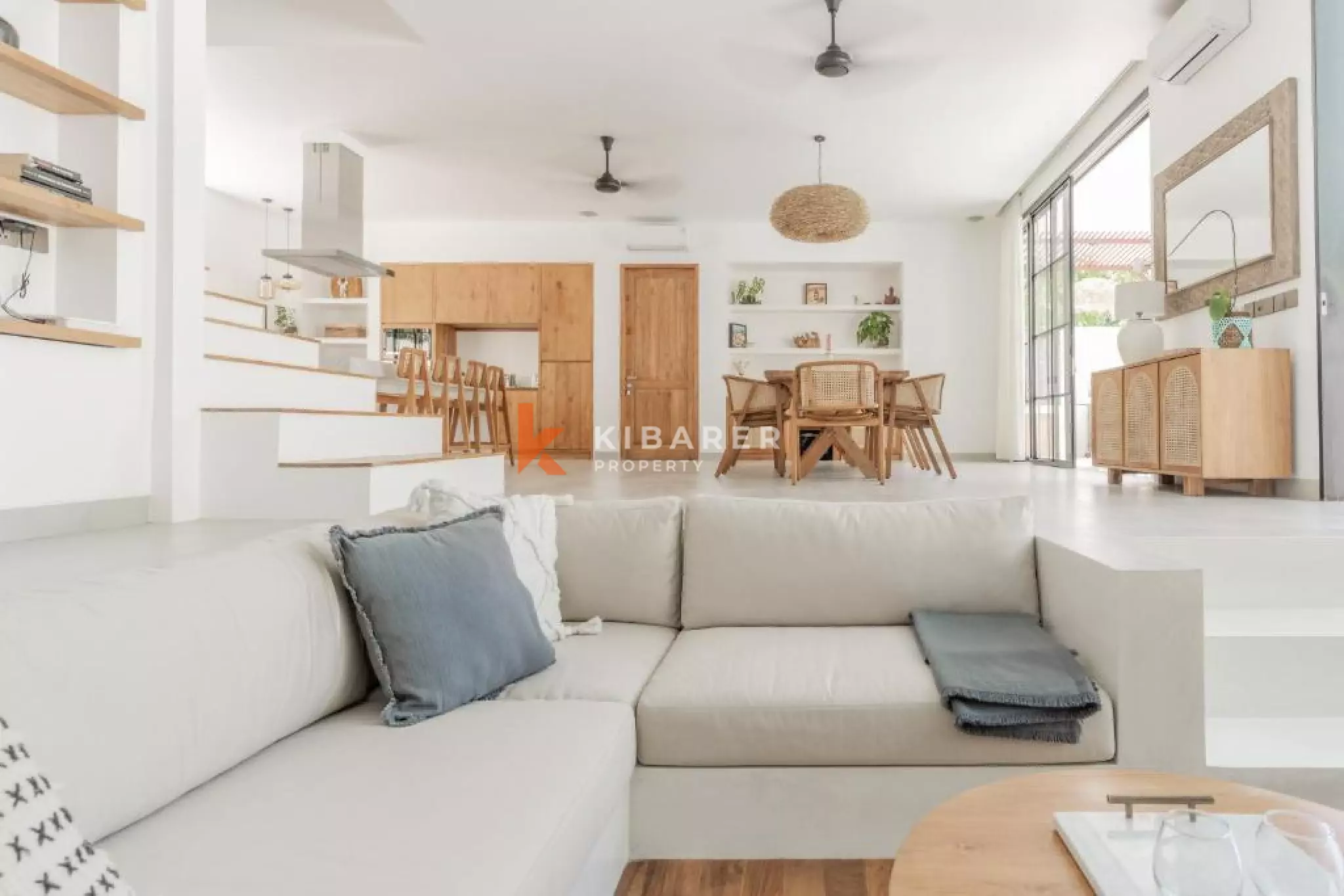 Beautiful Bright Four Bedroom Luxury Villa Minutes from Nyang Nyang Beach