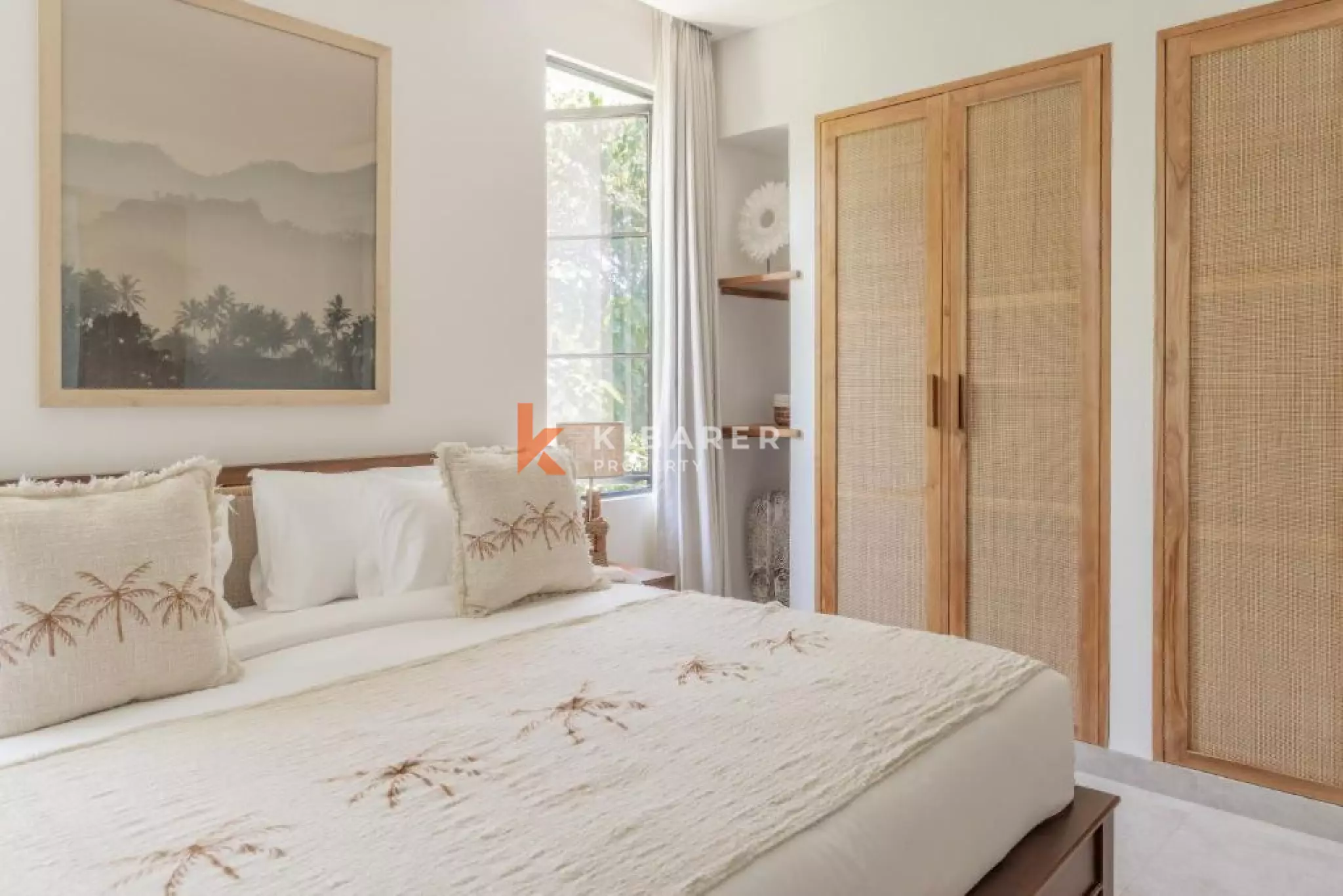 Beautiful Bright Four Bedroom Luxury Villa Minutes from Nyang Nyang Beach