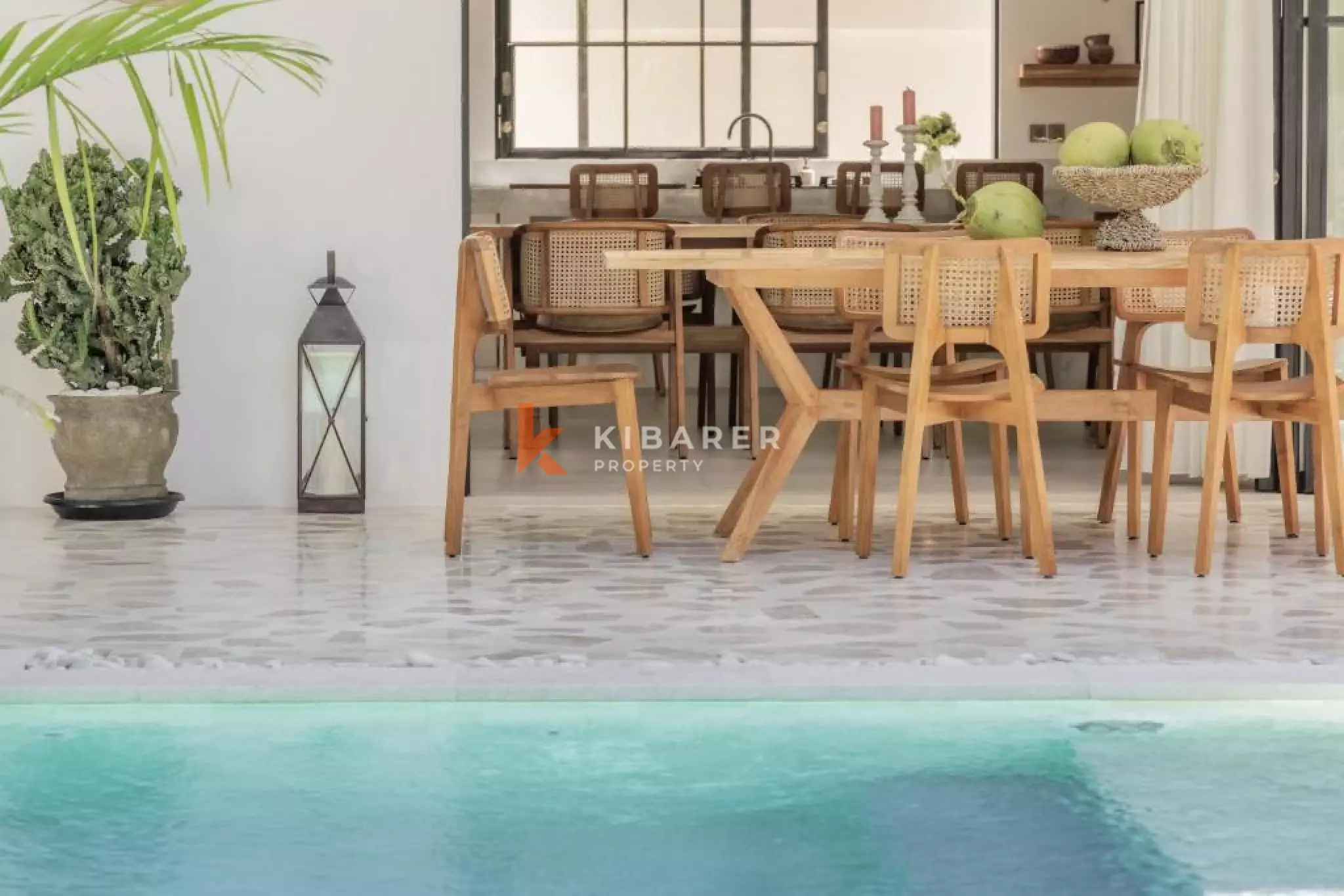 Beautiful Bright Four Bedroom Luxury Villa Minutes from Nyang Nyang Beach