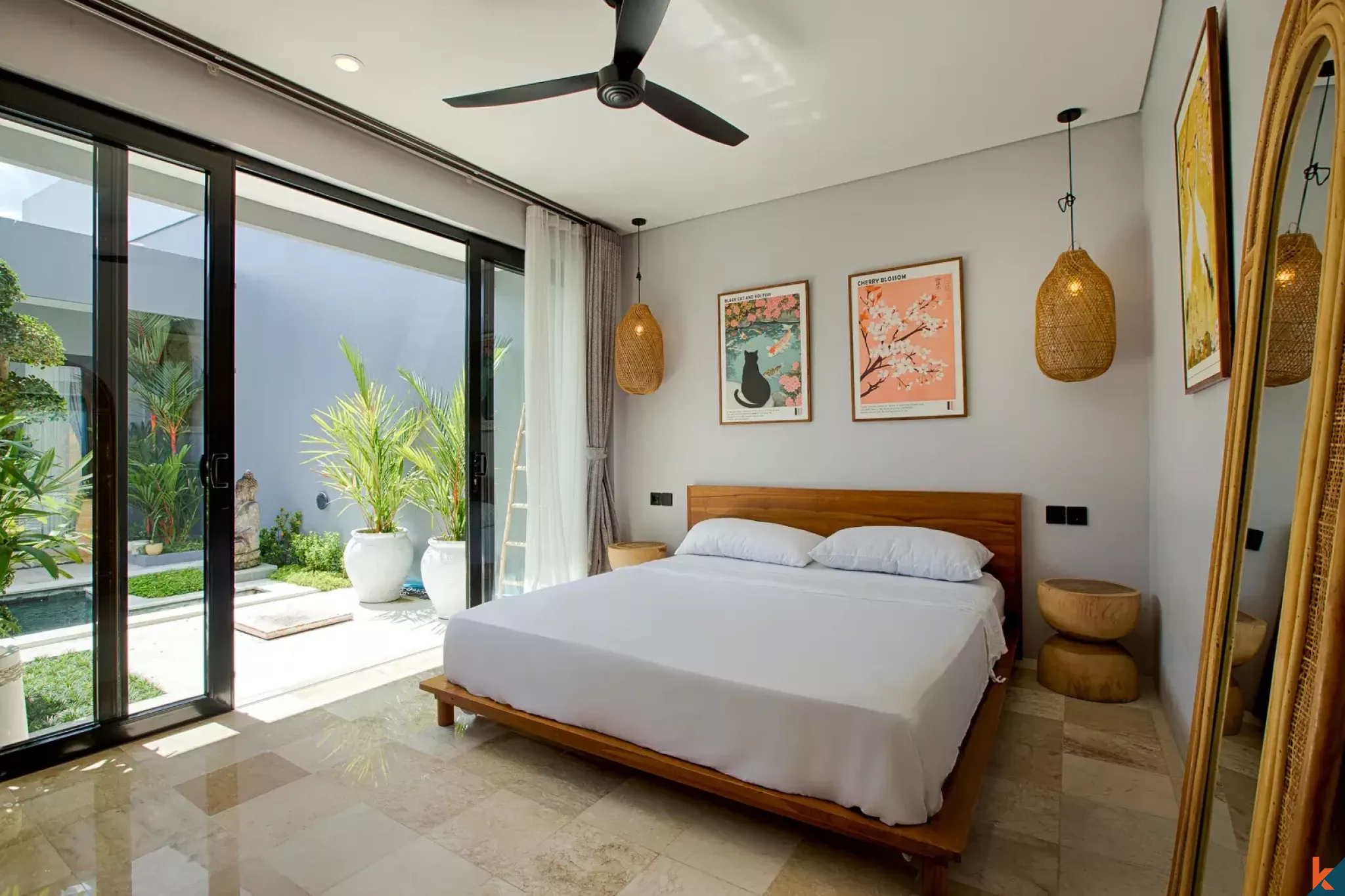 Vila Sewa Tiga Kamar Tidur yang Hebat dengan Rooftop di Timur Laut Pererenan