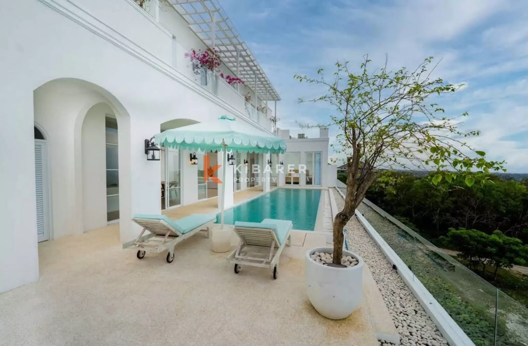 Modern Coastal Four Bedroom Villa with Rooftop and Ocean Panorama in Ungasan