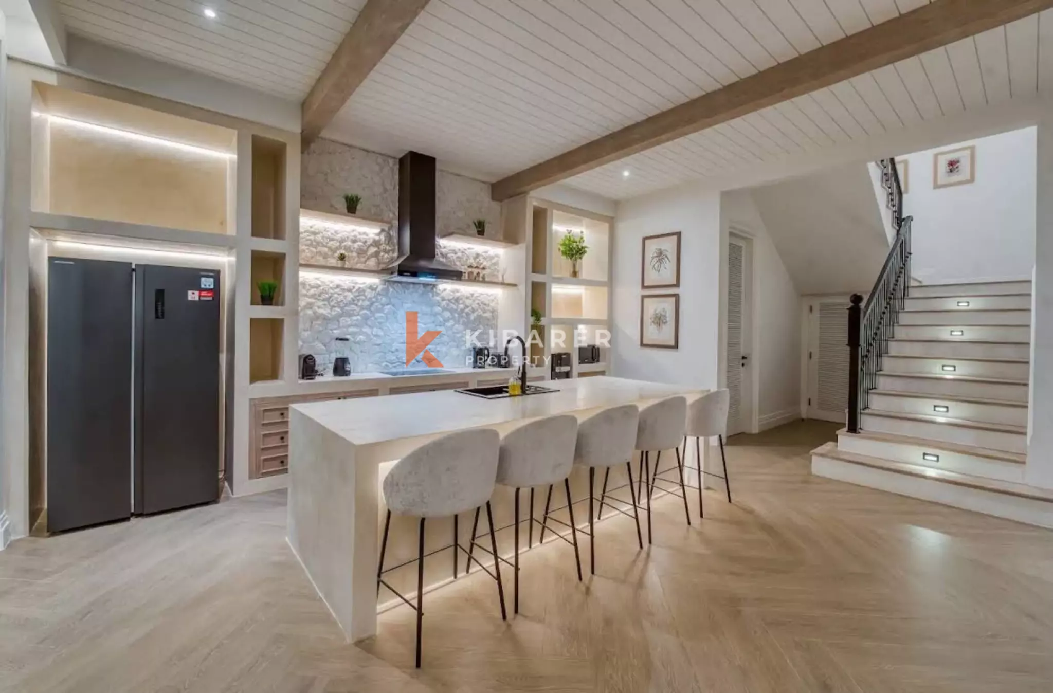 Modern Coastal Four Bedroom Villa with Rooftop and Ocean Panorama in Ungasan