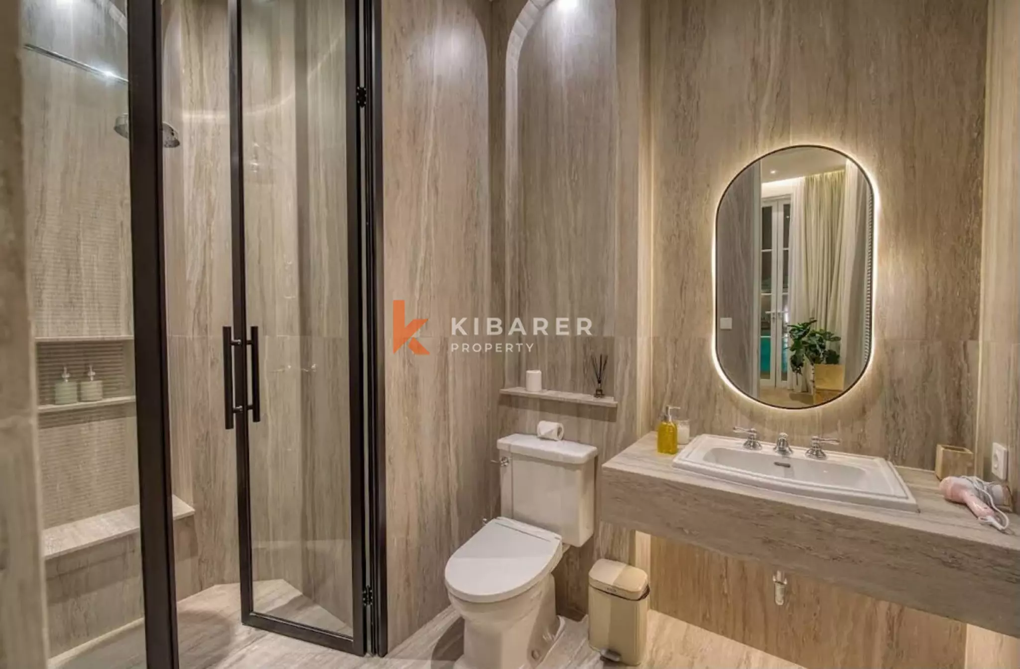 Modern Coastal Four Bedroom Villa with Rooftop and Ocean Panorama in Ungasan