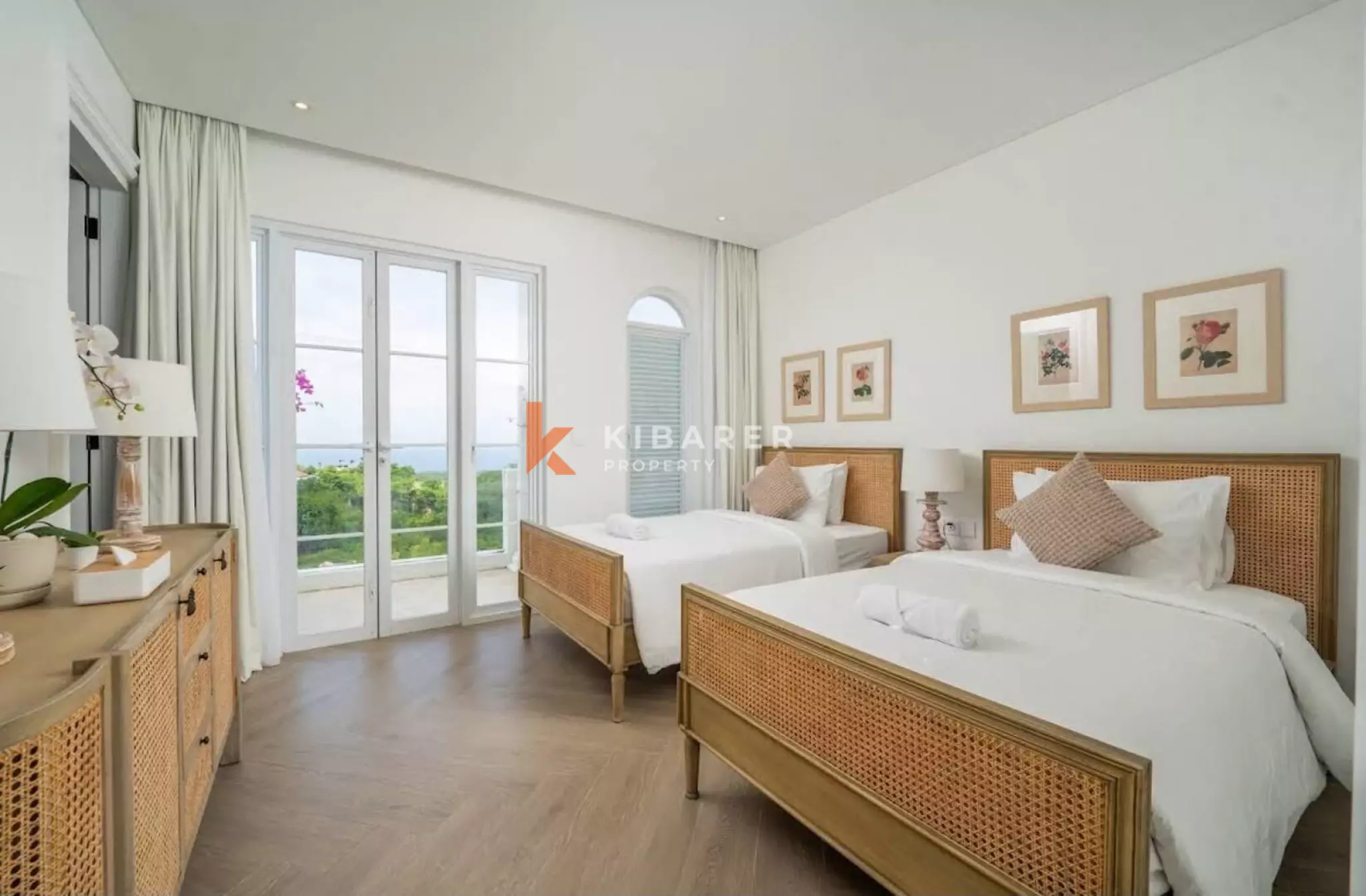 Modern Coastal Four Bedroom Villa with Rooftop and Ocean Panorama in Ungasan