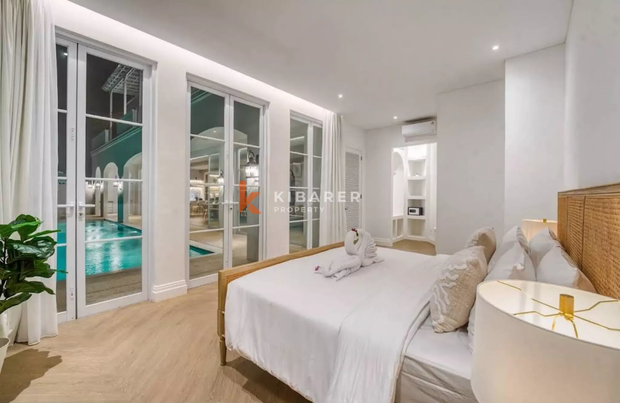 Modern Coastal Four Bedroom Villa with Rooftop and Ocean Panorama in Ungasan