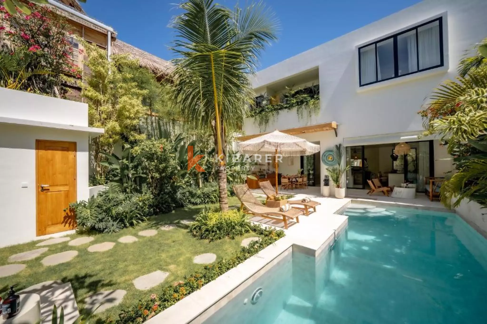 White Bright Luxe Three-Bedroom Villa in Nyang-Nyang, Uluwatu