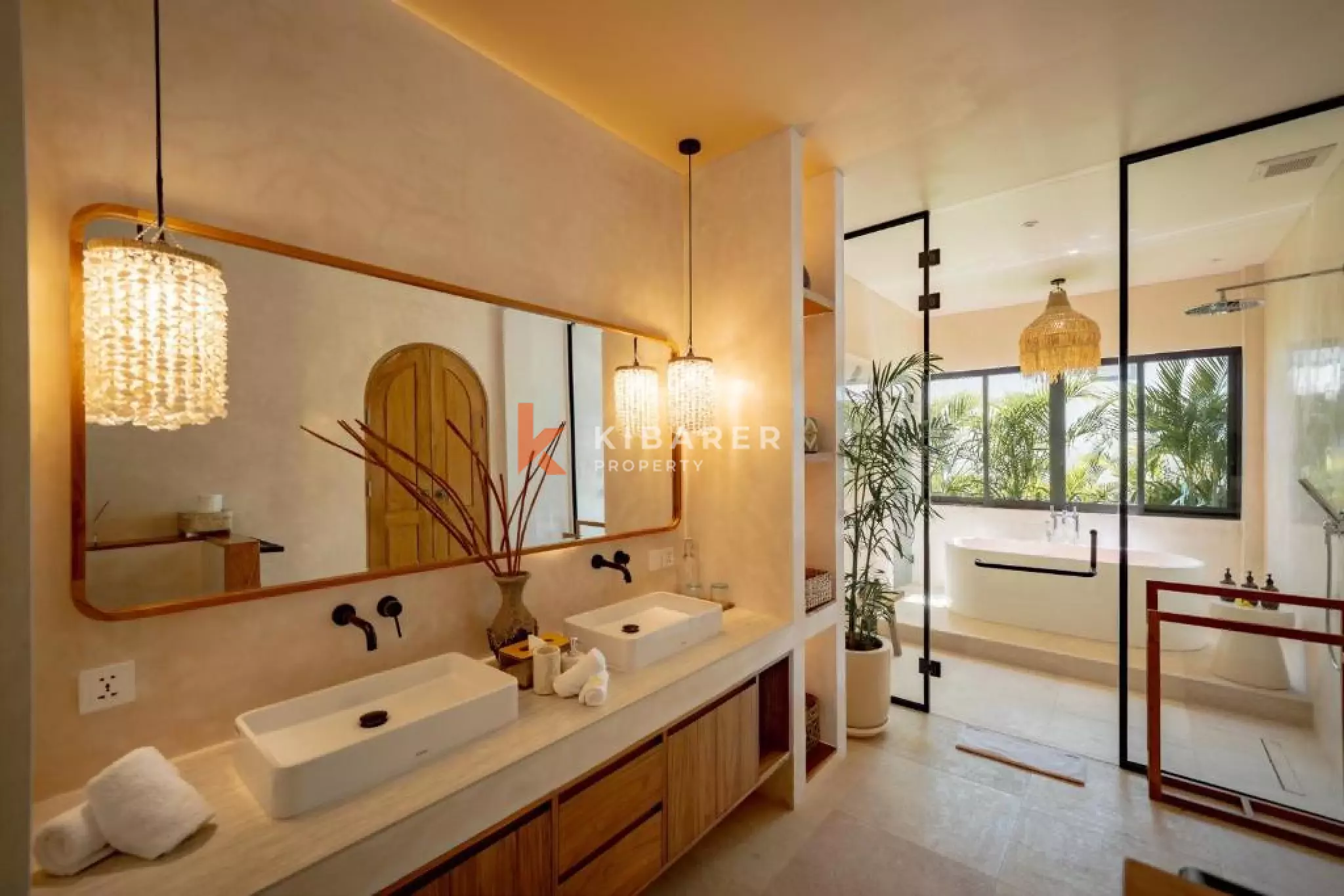 White Bright Luxe Three-Bedroom Villa in Nyang-Nyang, Uluwatu