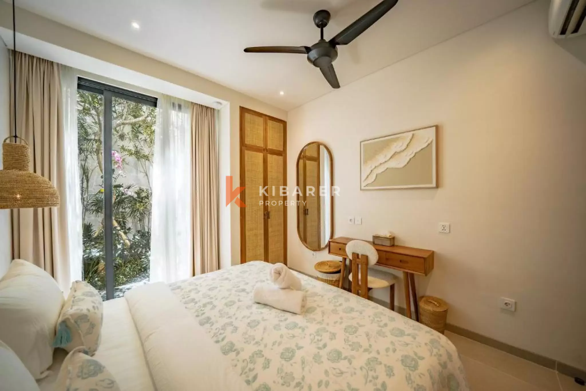 White Bright Luxe Three-Bedroom Villa in Nyang-Nyang, Uluwatu