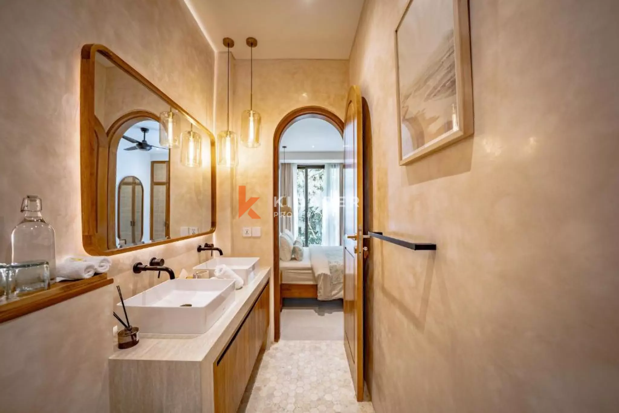 White Bright Luxe Three-Bedroom Villa in Nyang-Nyang, Uluwatu