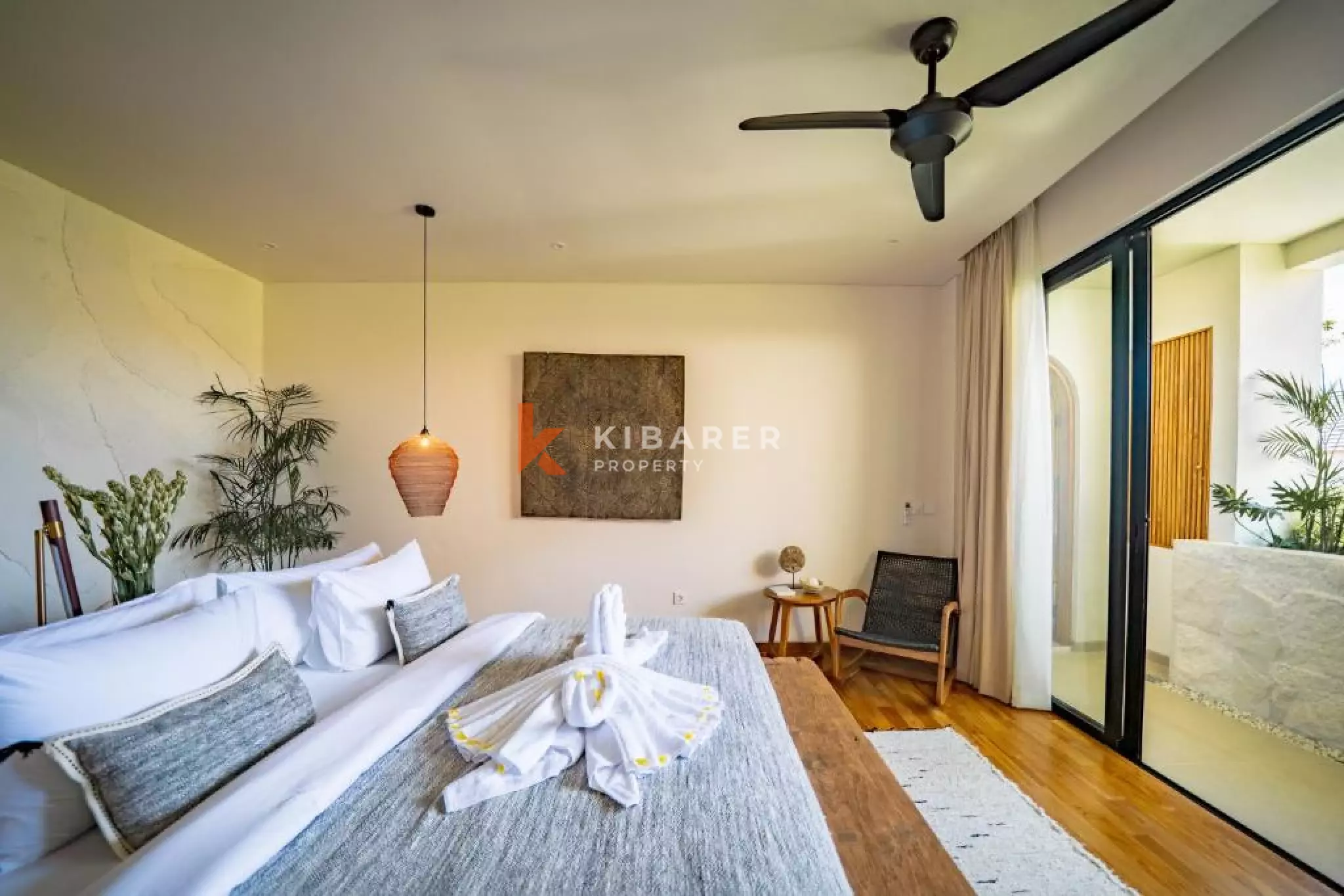 White Bright Luxe Three-Bedroom Villa in Nyang-Nyang, Uluwatu