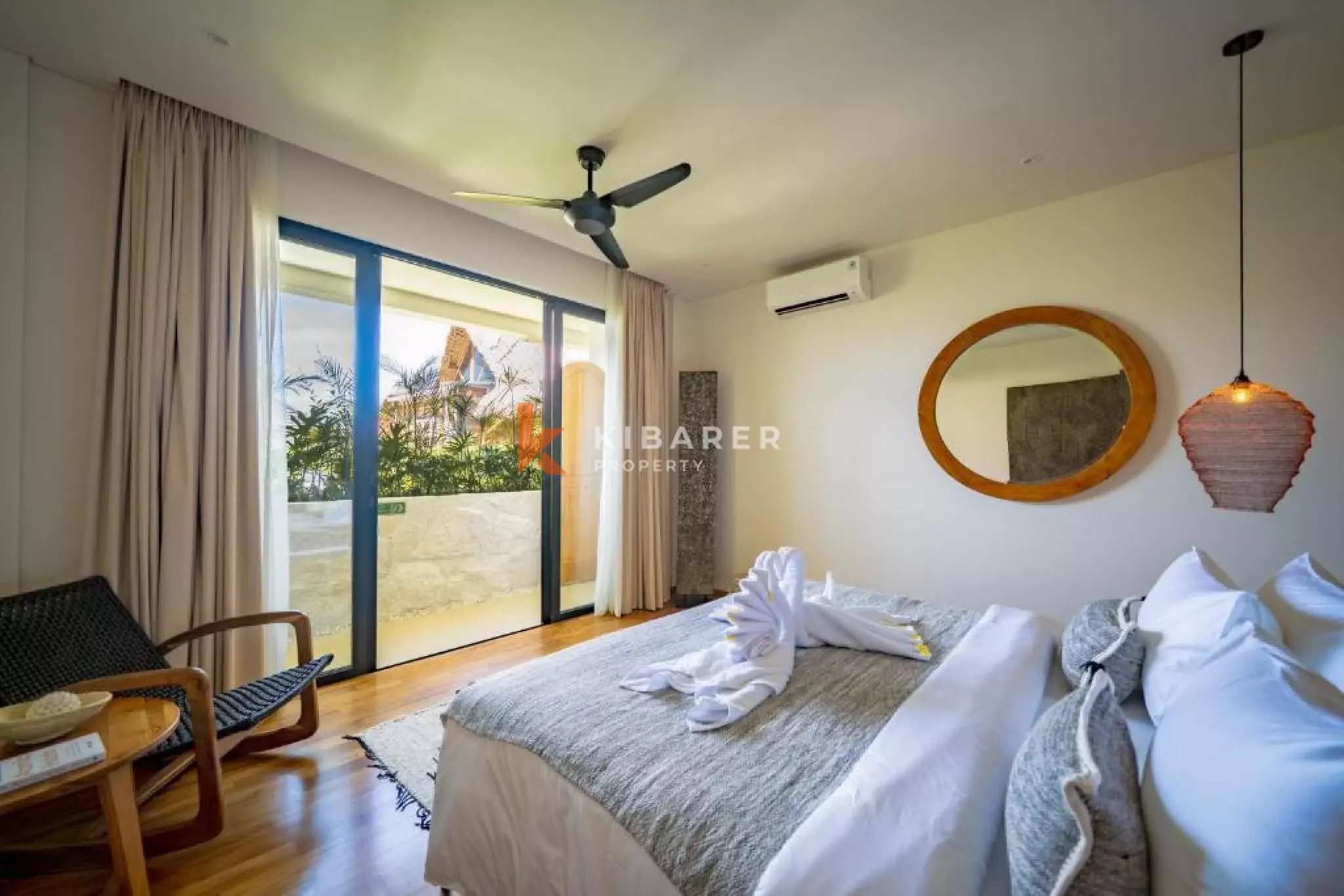 White Bright Luxe Three-Bedroom Villa in Nyang-Nyang, Uluwatu