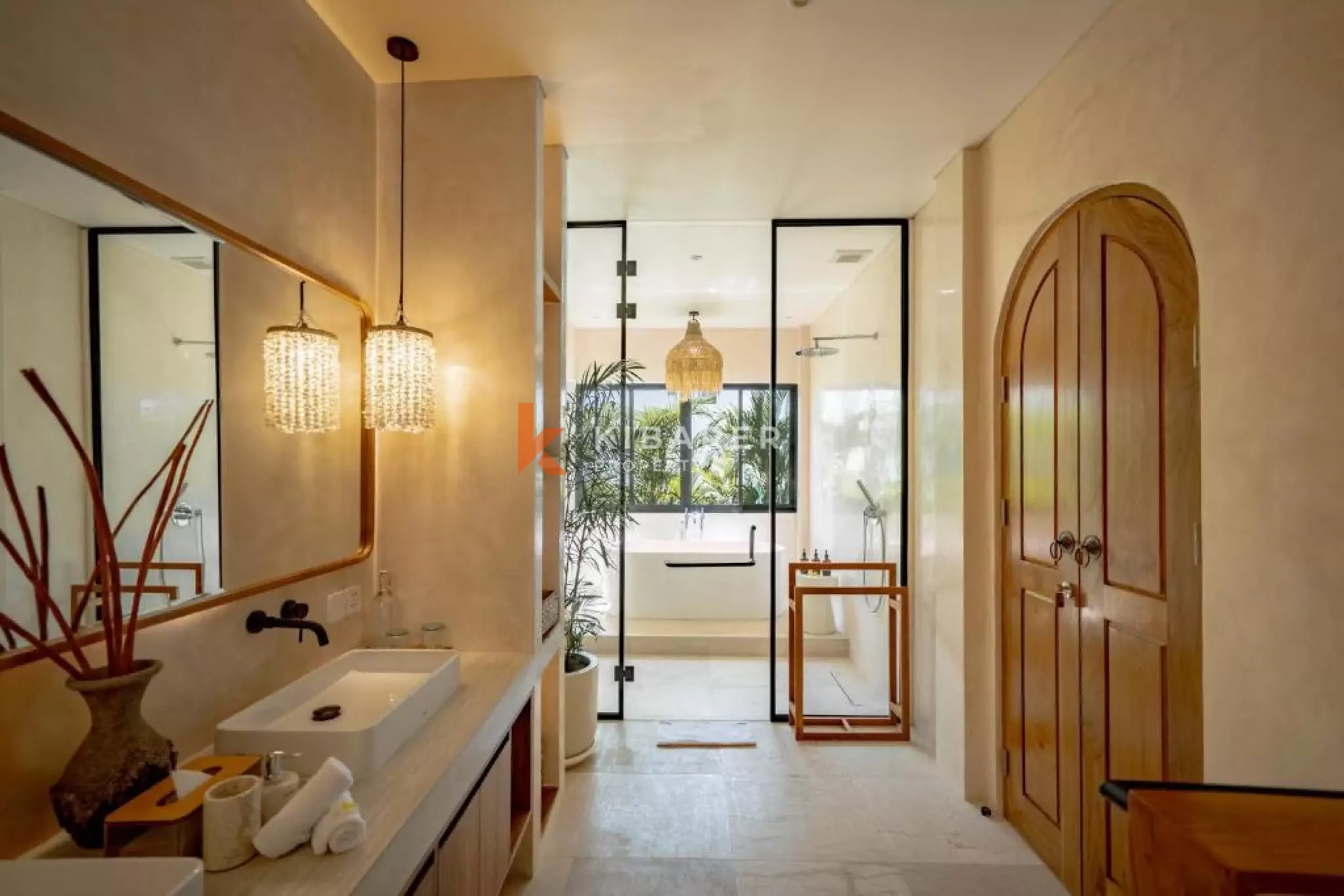 White Bright Luxe Three-Bedroom Villa in Nyang-Nyang, Uluwatu