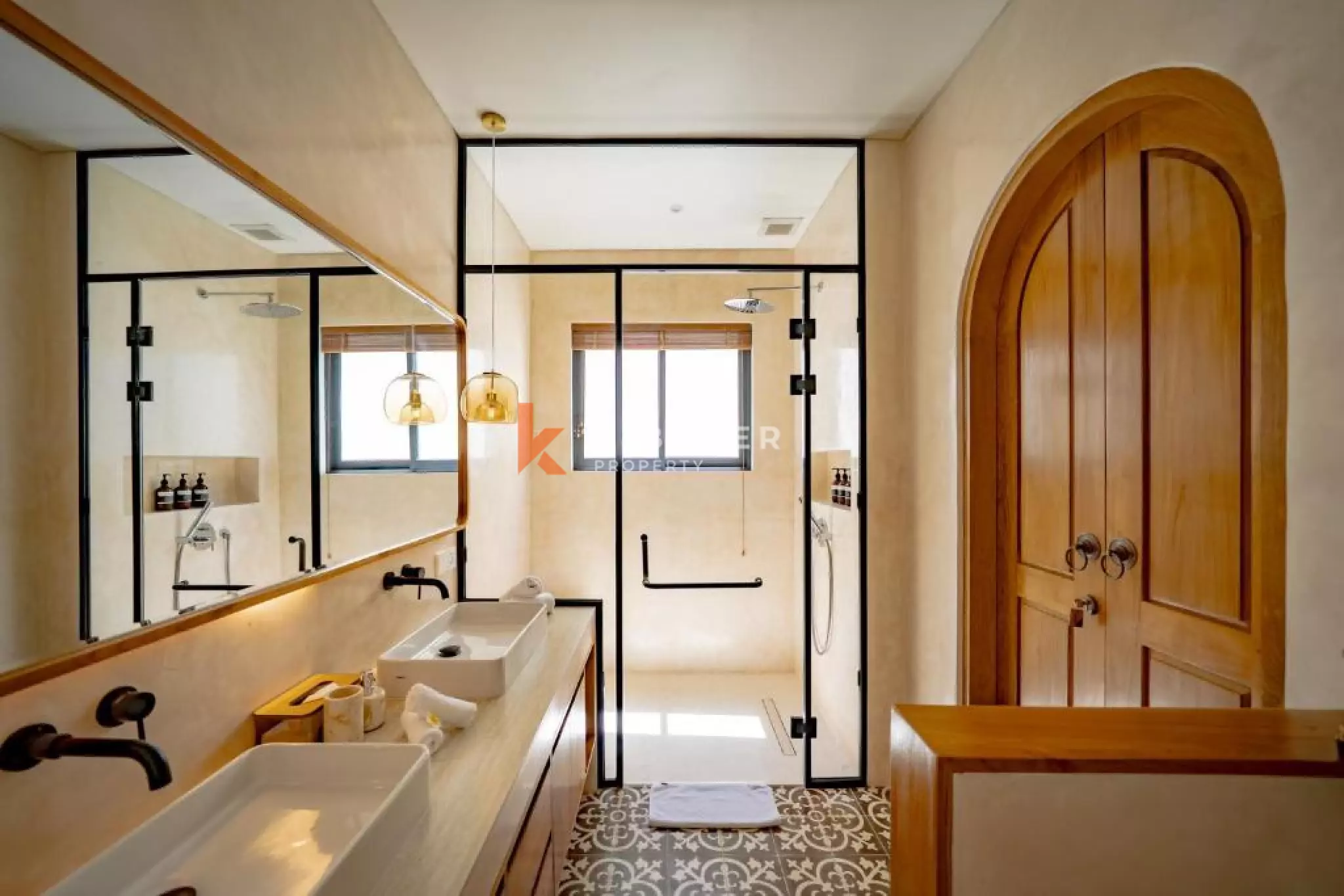 White Bright Luxe Three-Bedroom Villa in Nyang-Nyang, Uluwatu