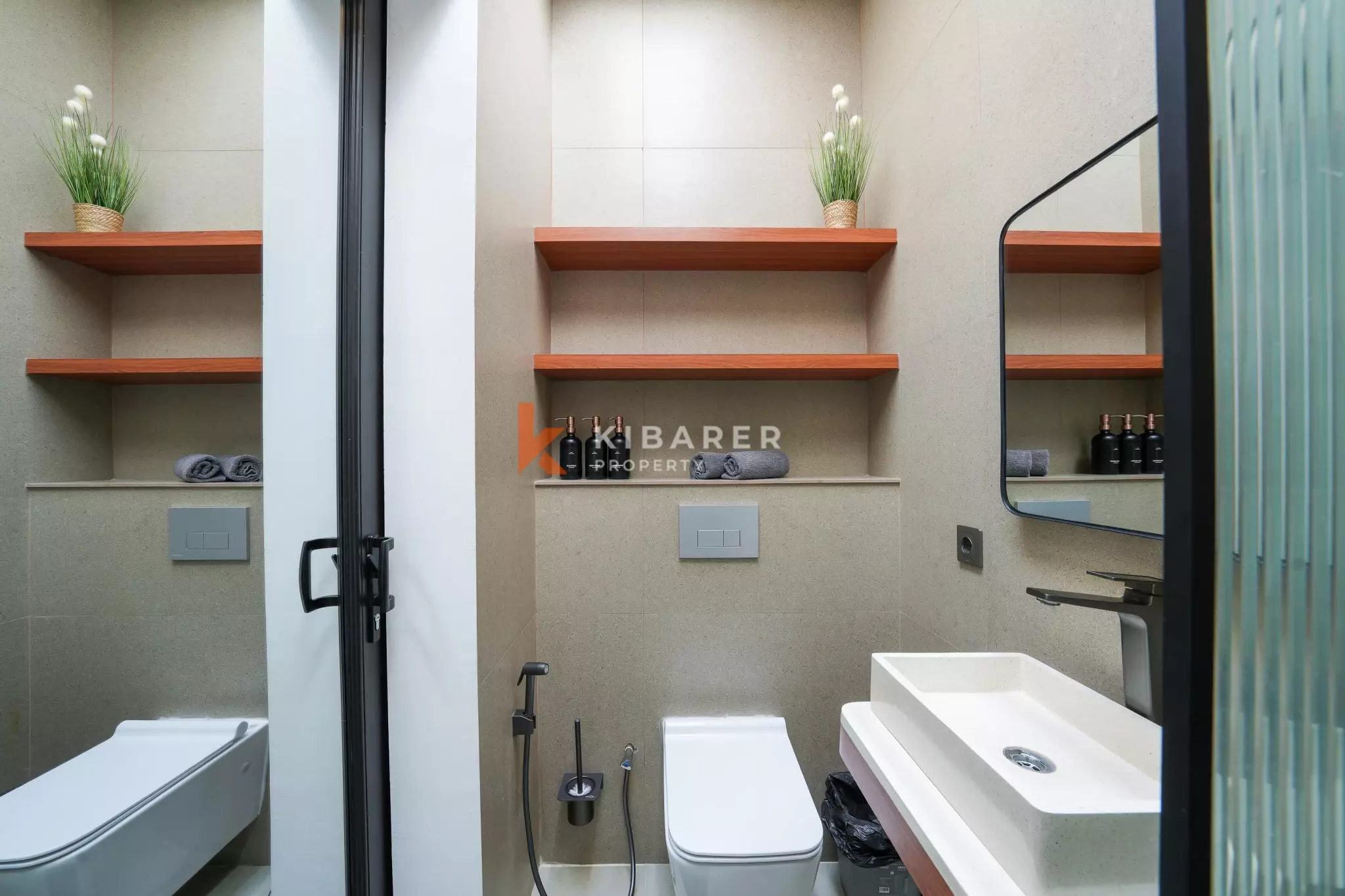 Spacieuse villa de trois chambres avec vue panoramique à Cepaka
