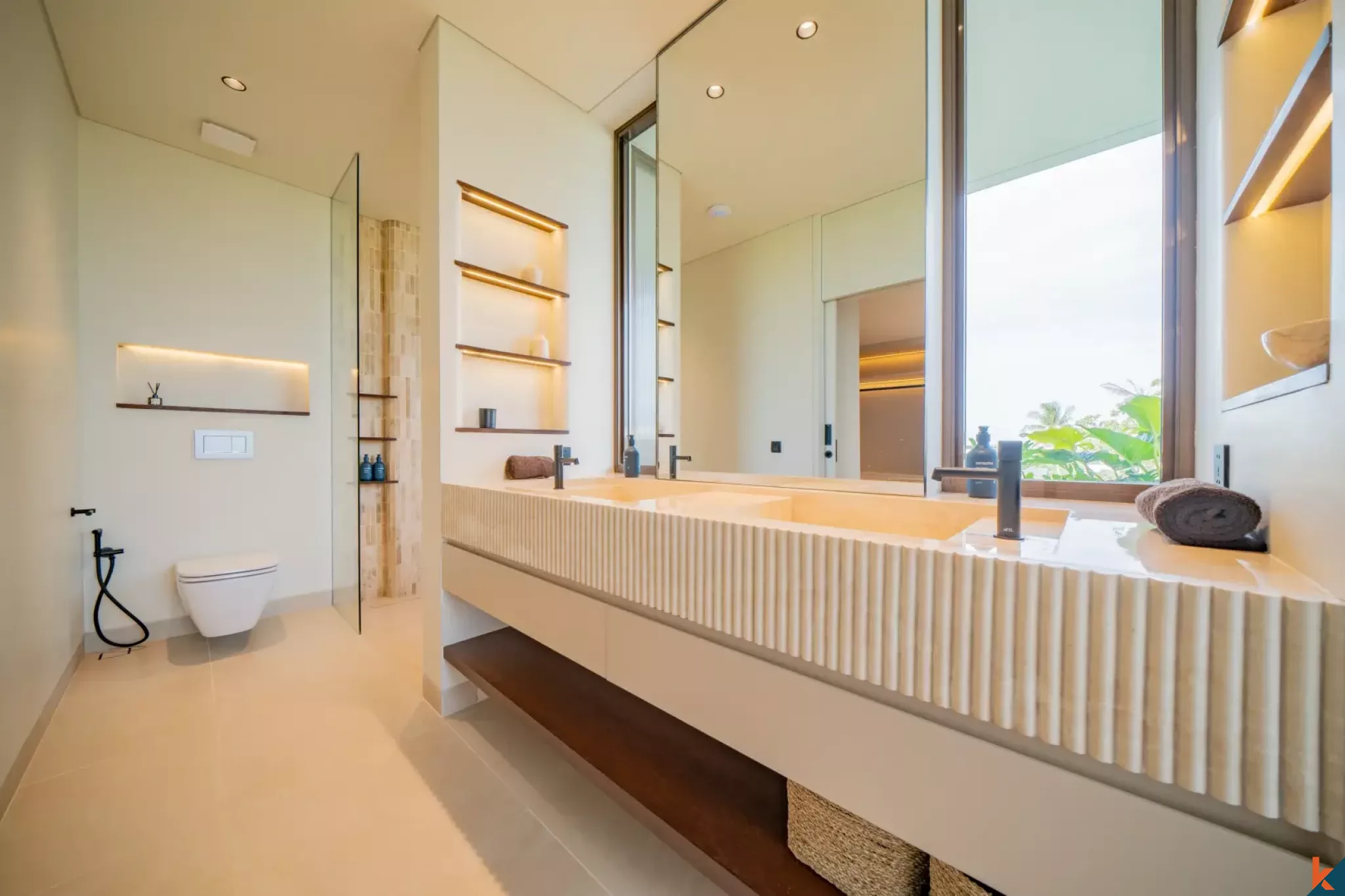 Luxury Four Bedroom Ocean View Leasehold Villa in Seseh