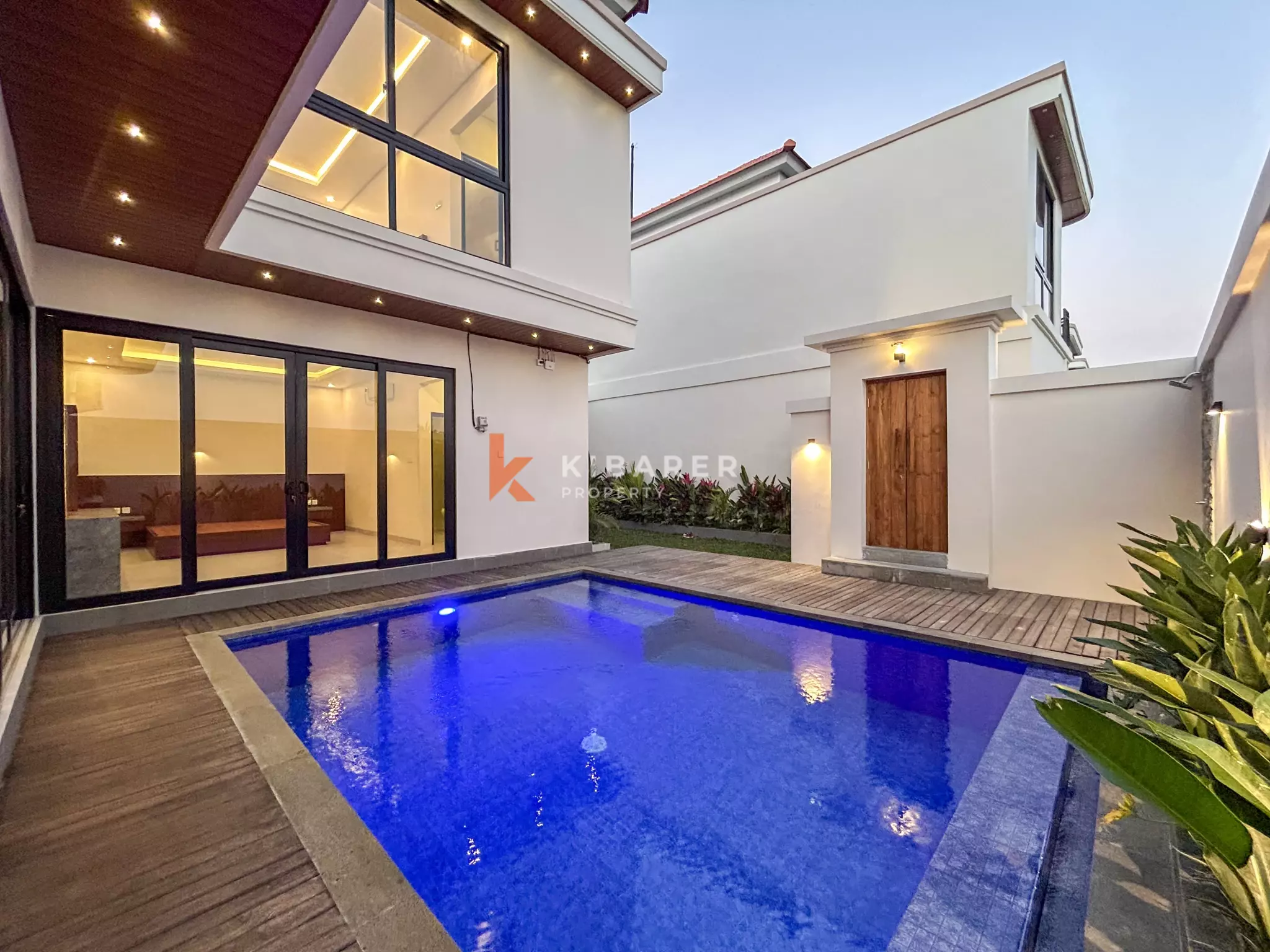 Villa Keluarga Menawan dengan Tiga Kamar Tidur dan Kolam Renang Pribadi di Tabanan