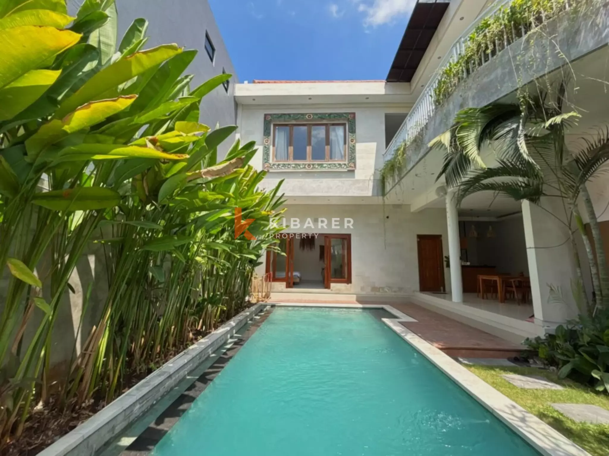 Évasion tropicale – Villa de 3 chambres avec espace de vie fermé à Berawa