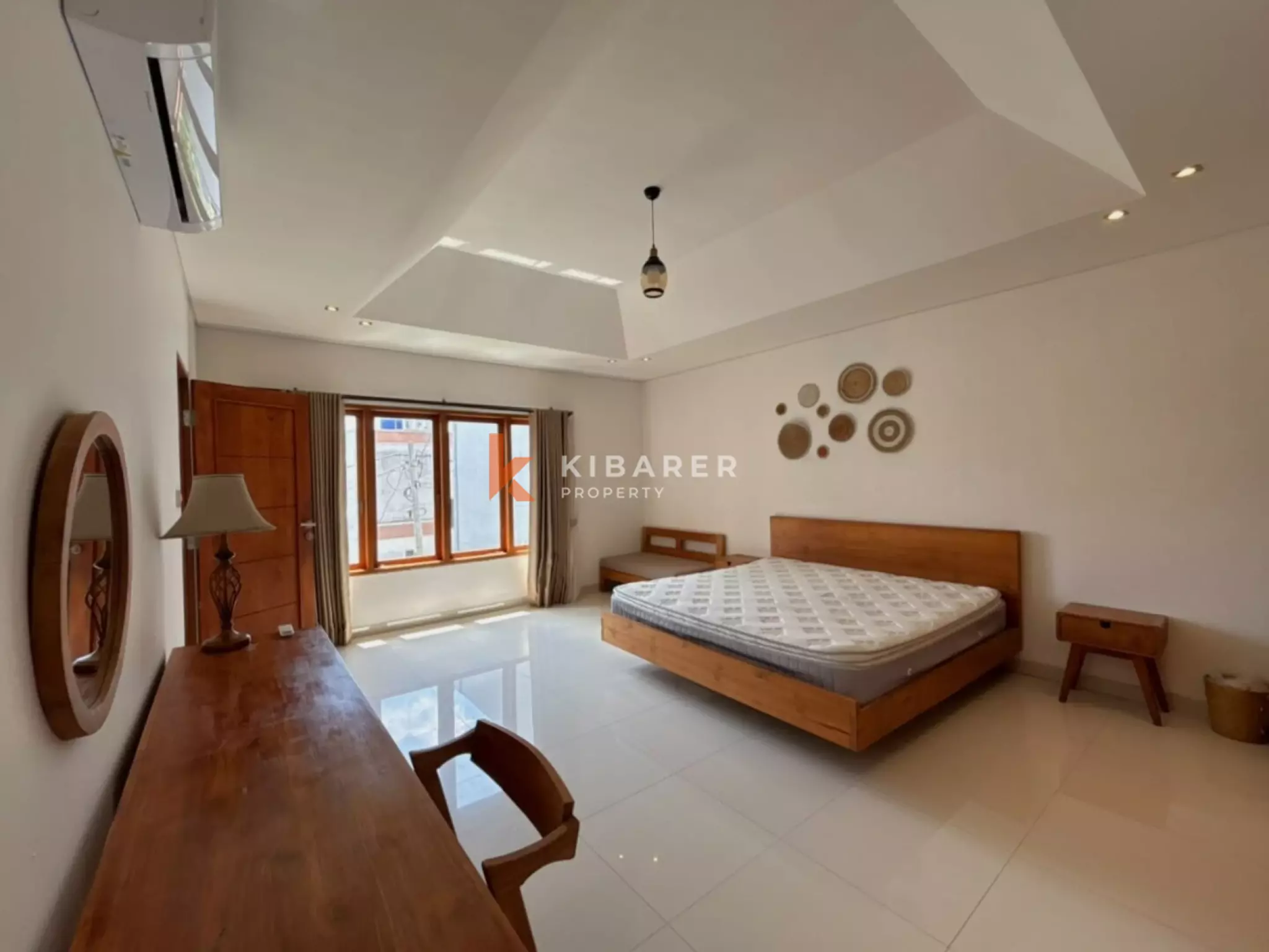 Évasion tropicale – Villa de 3 chambres avec espace de vie fermé à Berawa