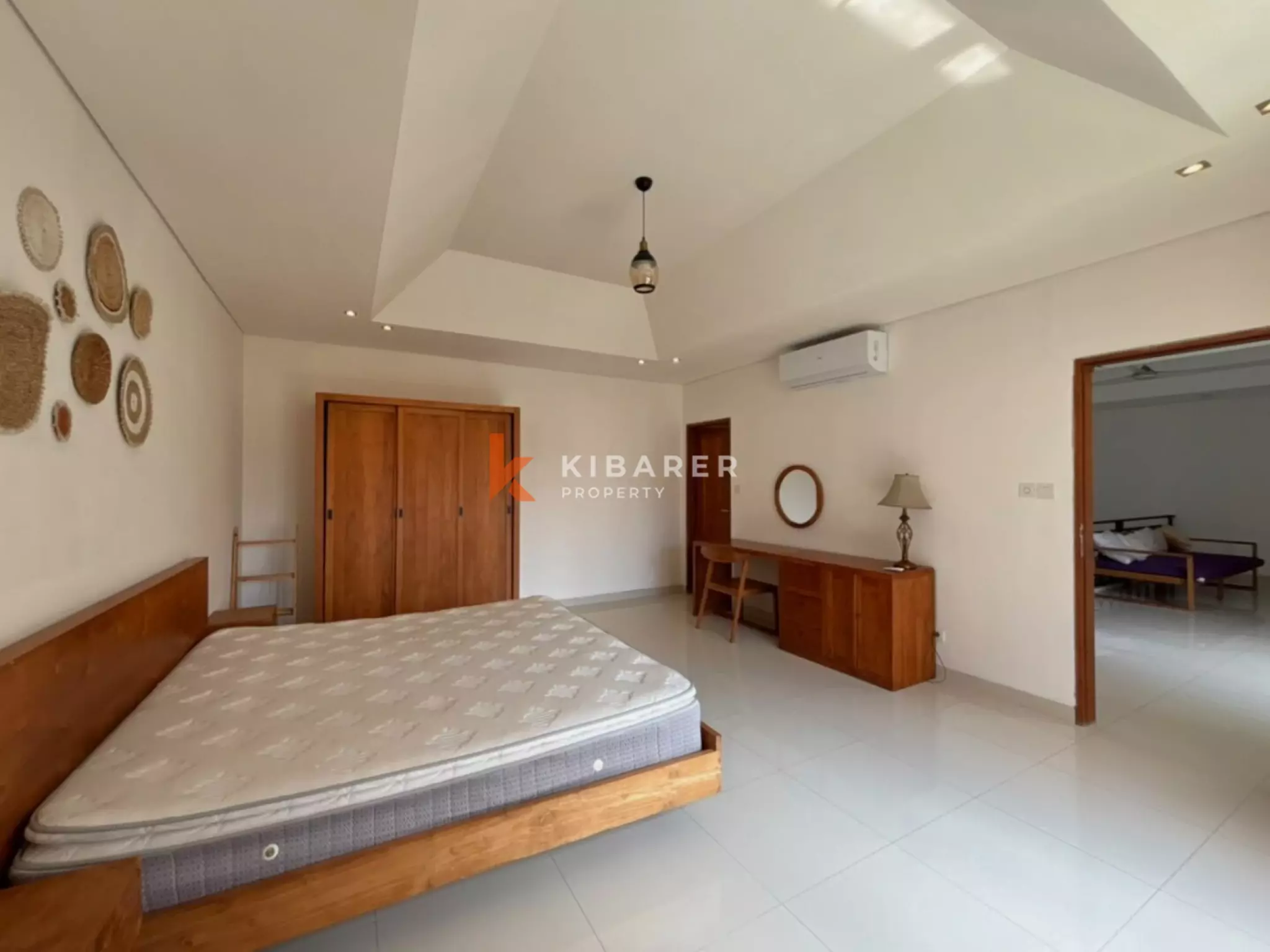 Évasion tropicale – Villa de 3 chambres avec espace de vie fermé à Berawa