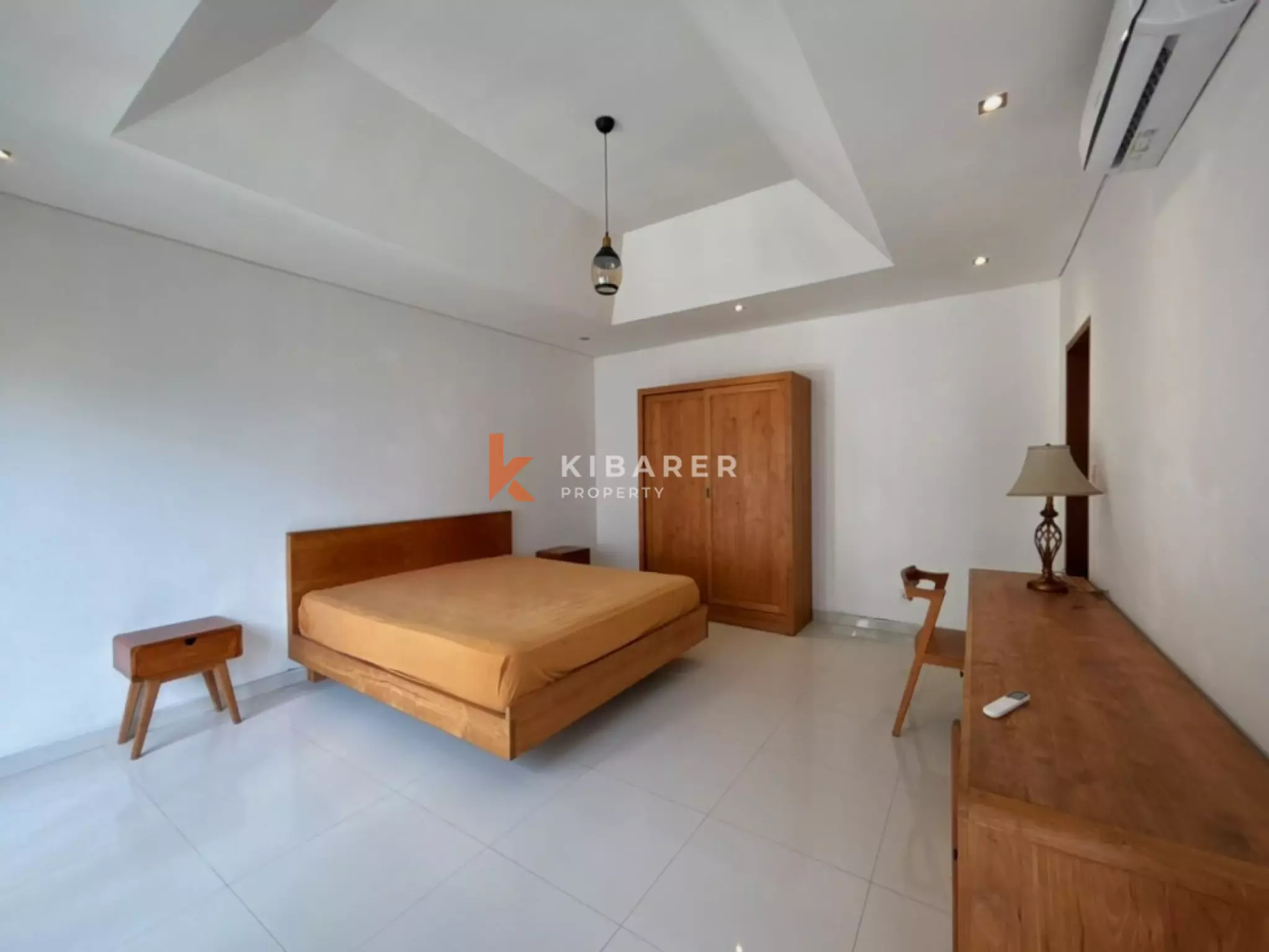 Évasion tropicale – Villa de 3 chambres avec espace de vie fermé à Berawa