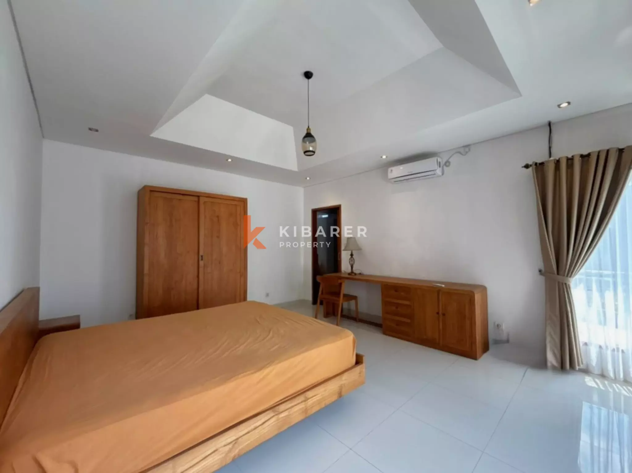 Évasion tropicale – Villa de 3 chambres avec espace de vie fermé à Berawa