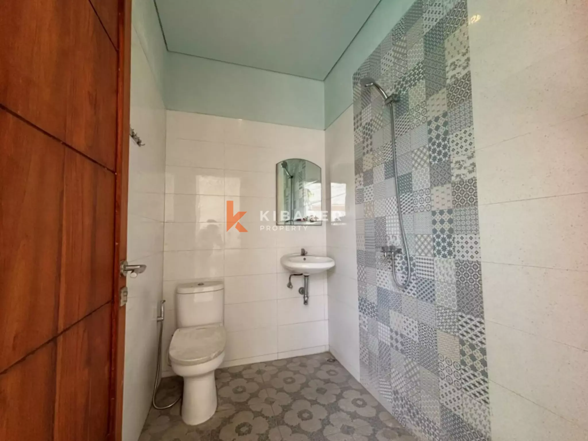 Évasion tropicale – Villa de 3 chambres avec espace de vie fermé à Berawa