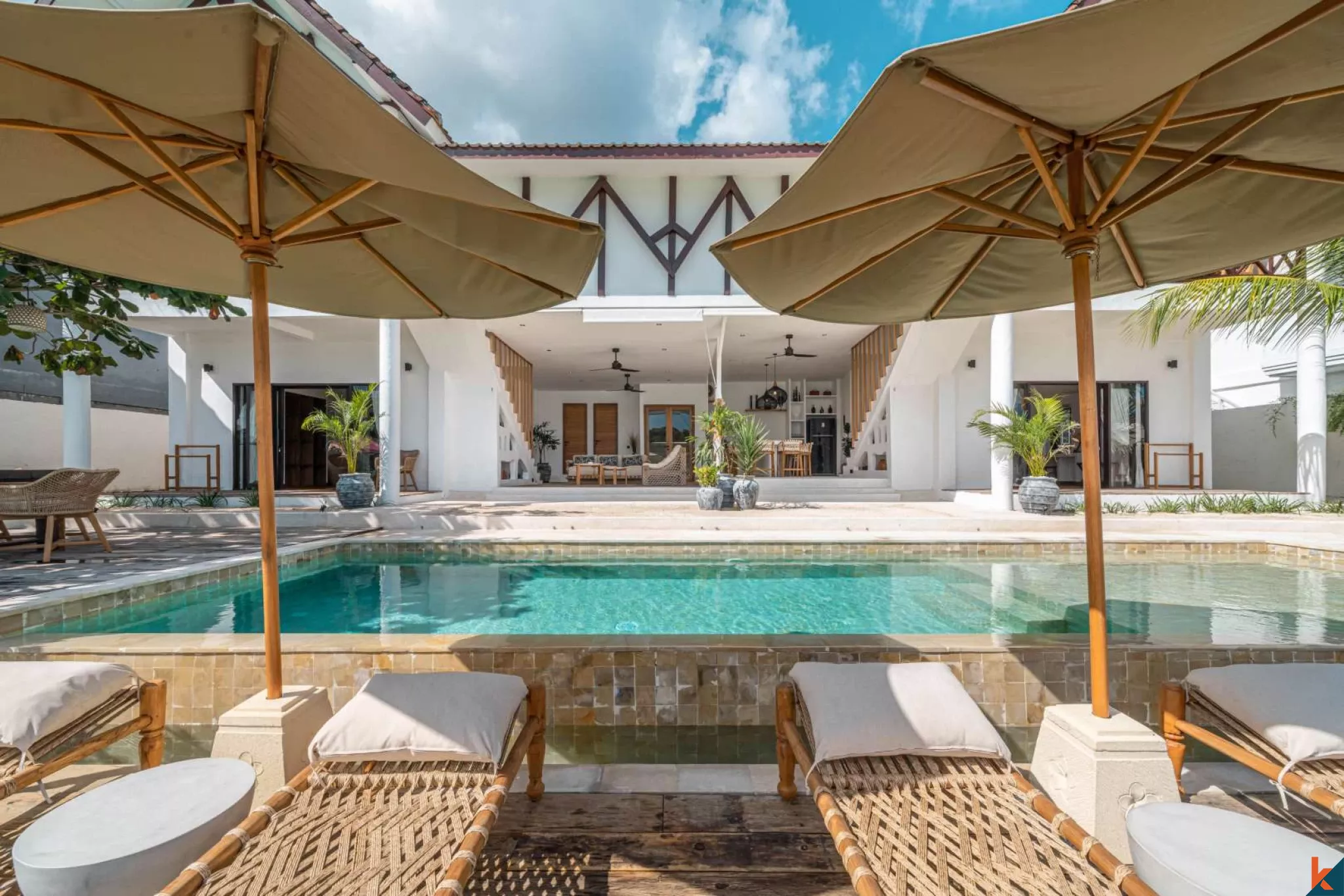 Four Bedroom Luxury Beachfront Villa in Nusa Ceningan with Sunset Views & Private Ocean Access