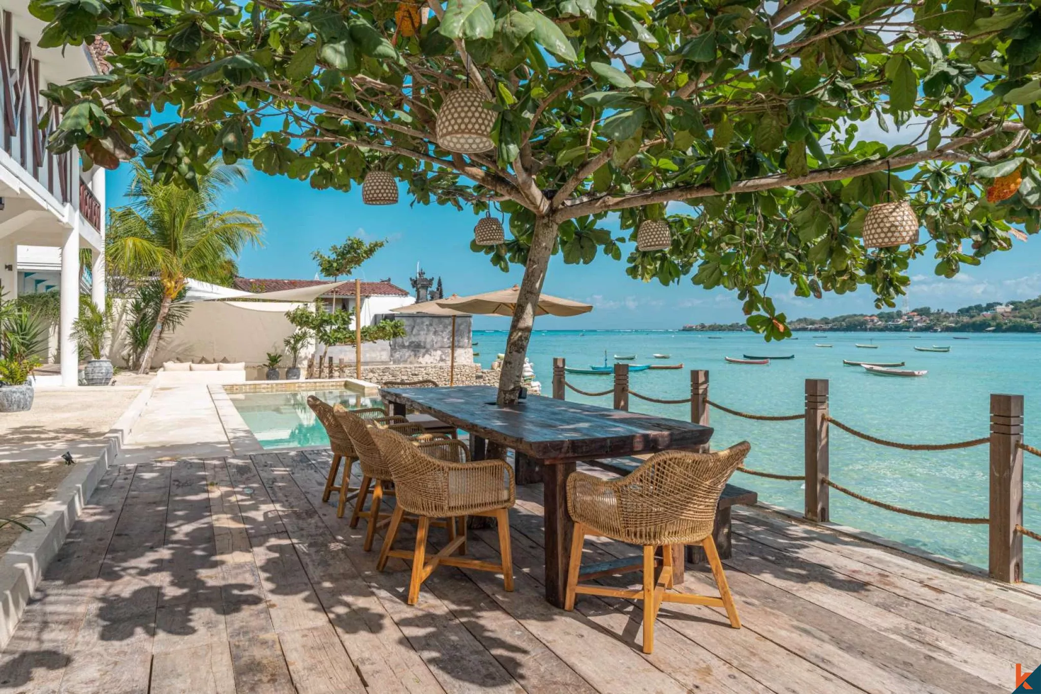Four Bedroom Luxury Beachfront Villa in Nusa Ceningan with Sunset Views & Private Ocean Access