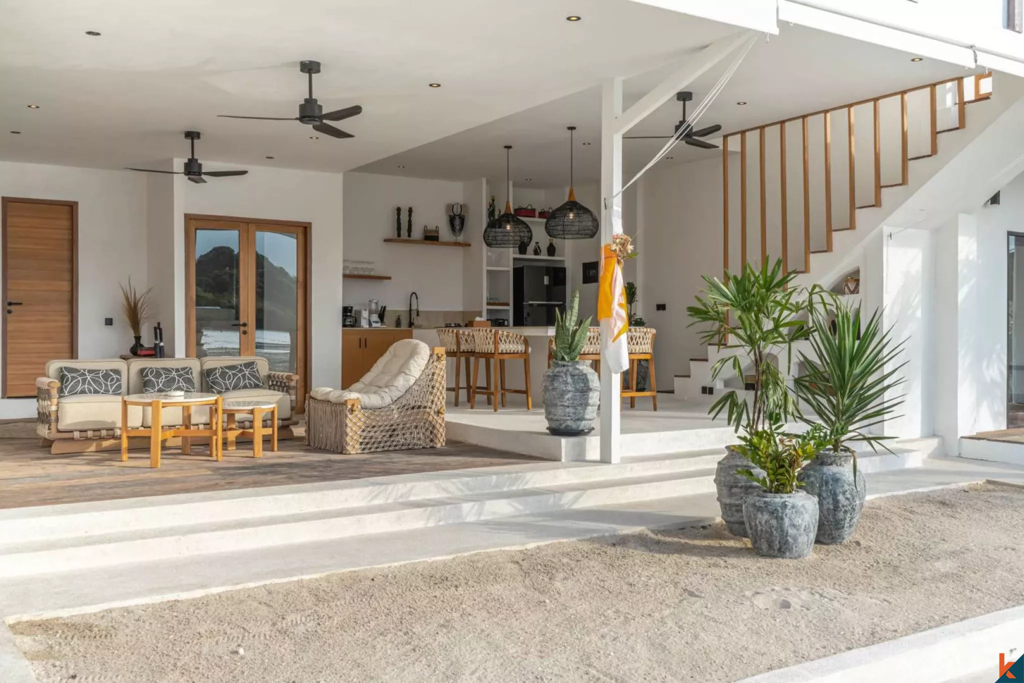 Four Bedroom Luxury Beachfront Villa in Nusa Ceningan with Sunset Views & Private Ocean Access