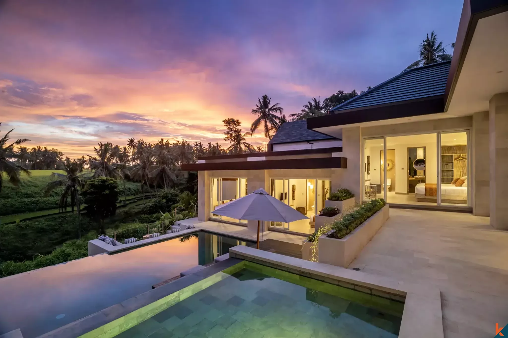 Vila mewah lima kamar tidur dengan hak sewa yang menghadap ke hutan di Ubud