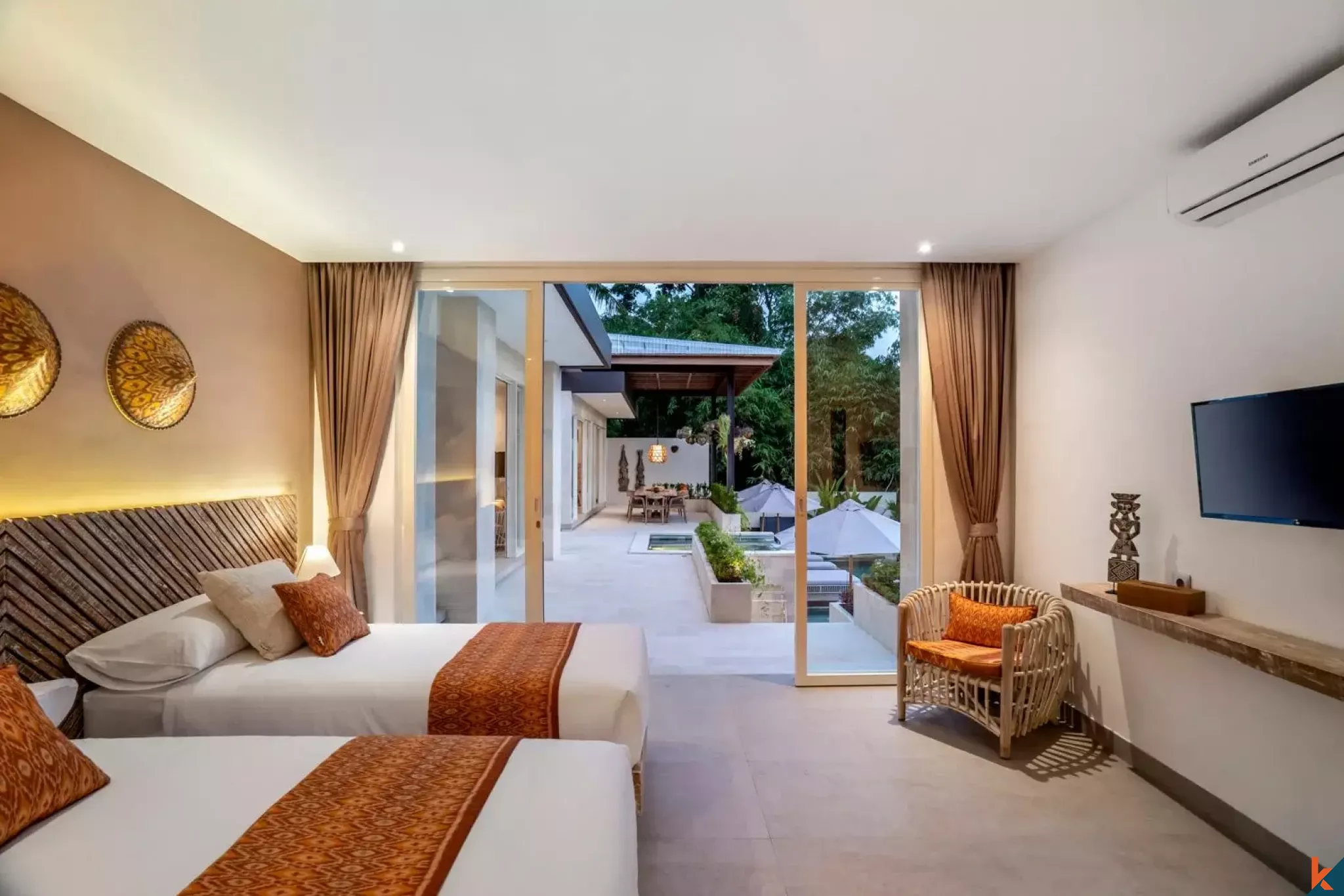 Vila mewah lima kamar tidur dengan hak sewa yang menghadap ke hutan di Ubud
